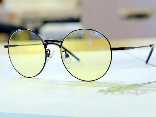 blue light glasses