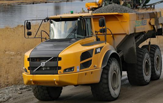 mining dump trucks