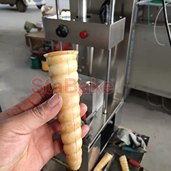 Spiral pizza cone machine