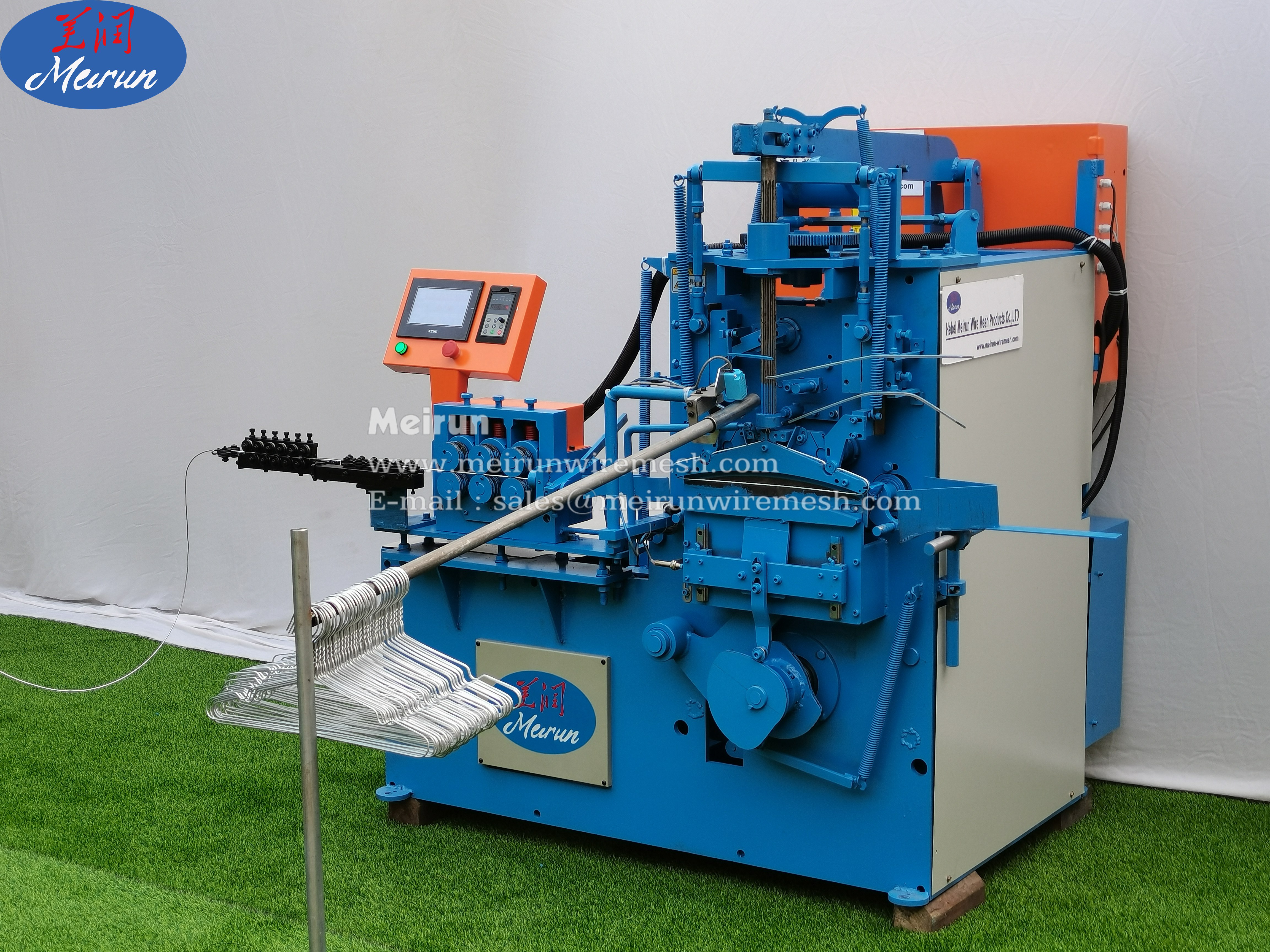 Best quality and advanced steel wire hanger making machine