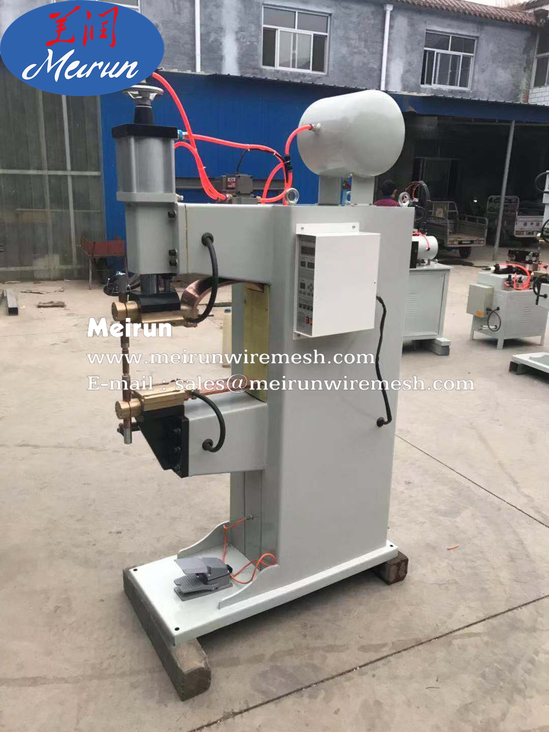 Spot welded making machine