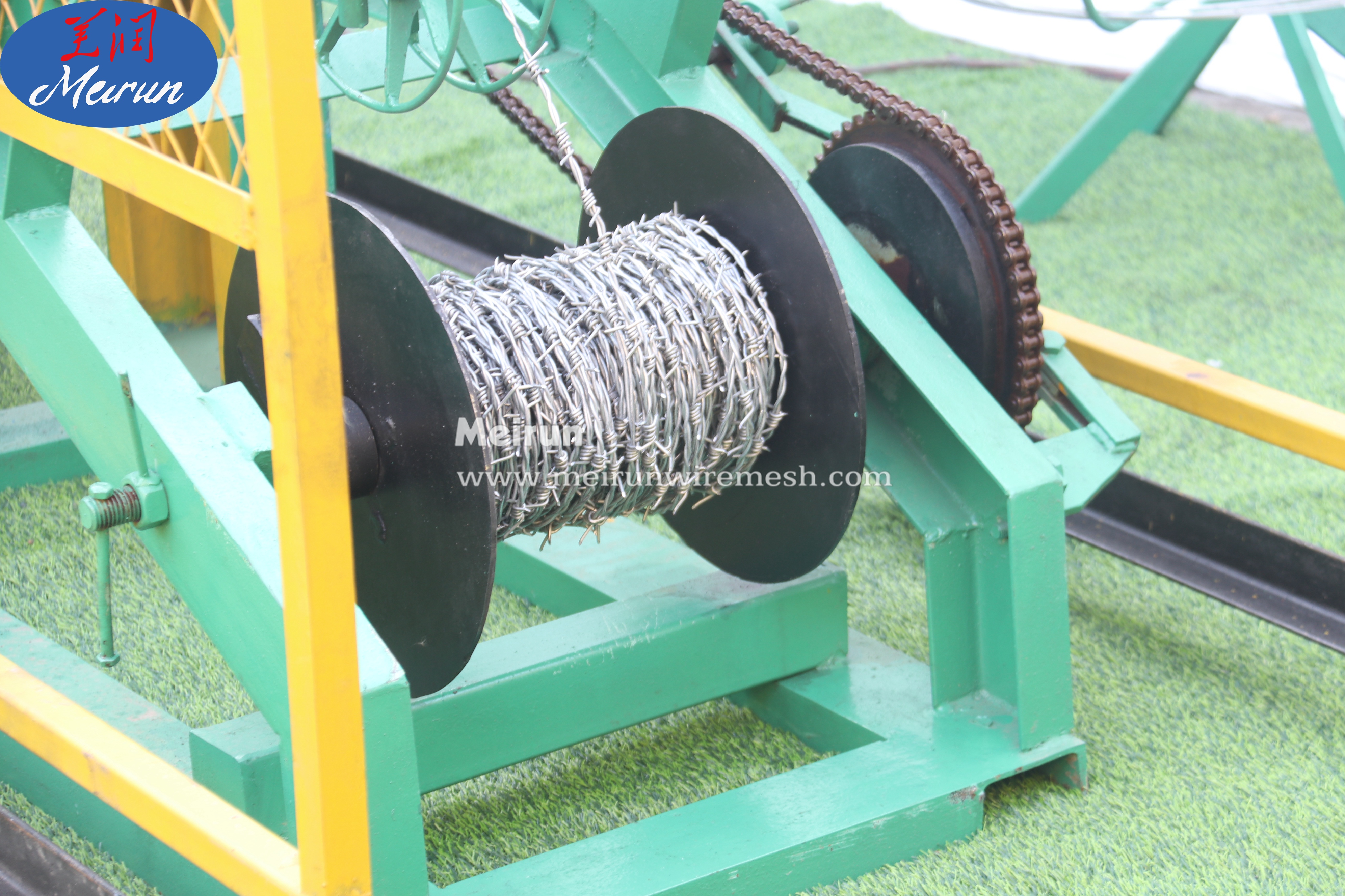 ISO 9001 Factory Common Barbed Wire Fence Making Machine