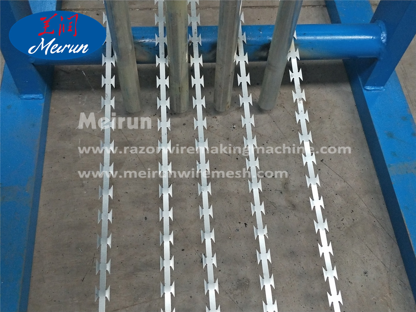 Barrier razor barbed wire making machine 