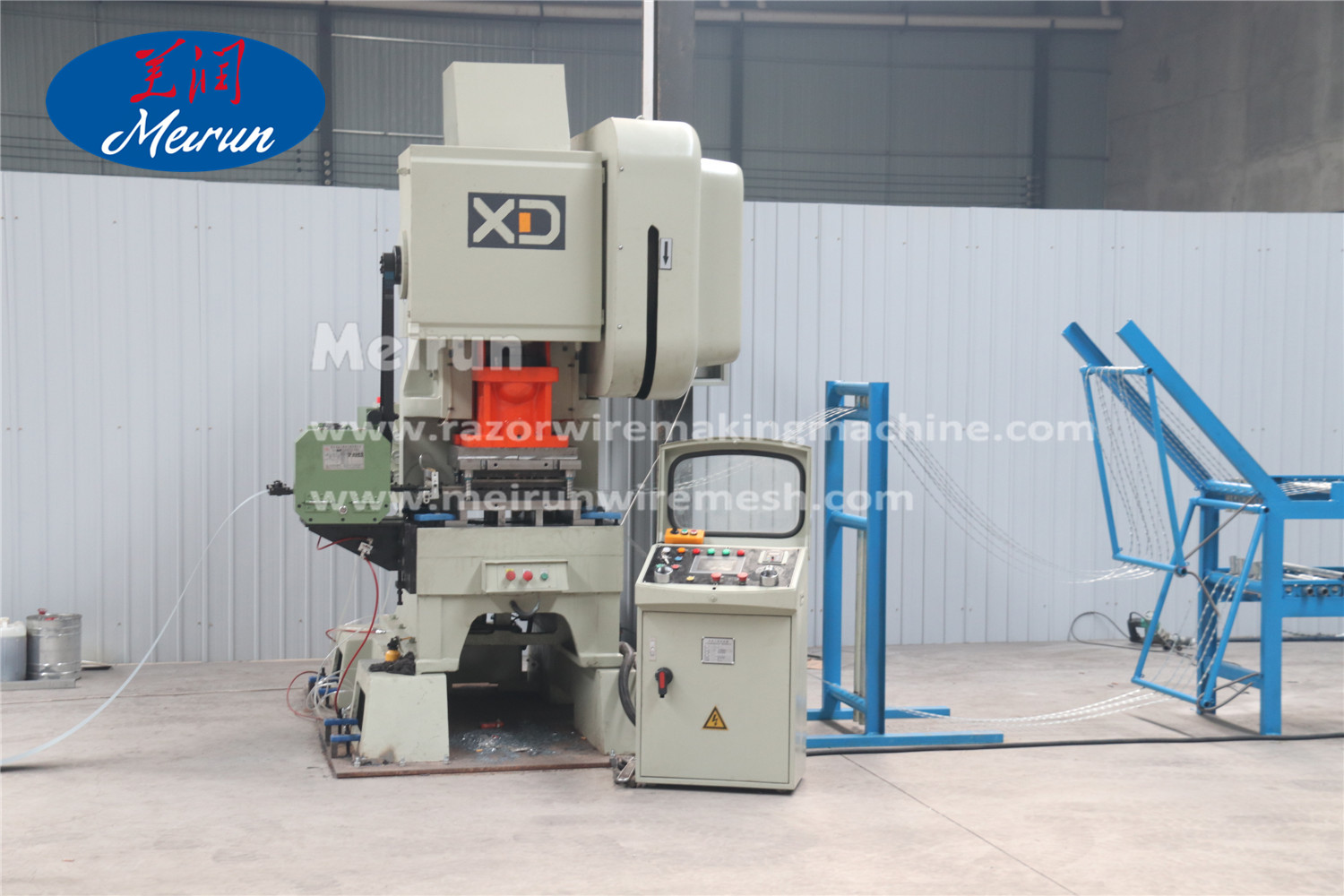 Barbed Wire Clips Razor Fence Making Machine 