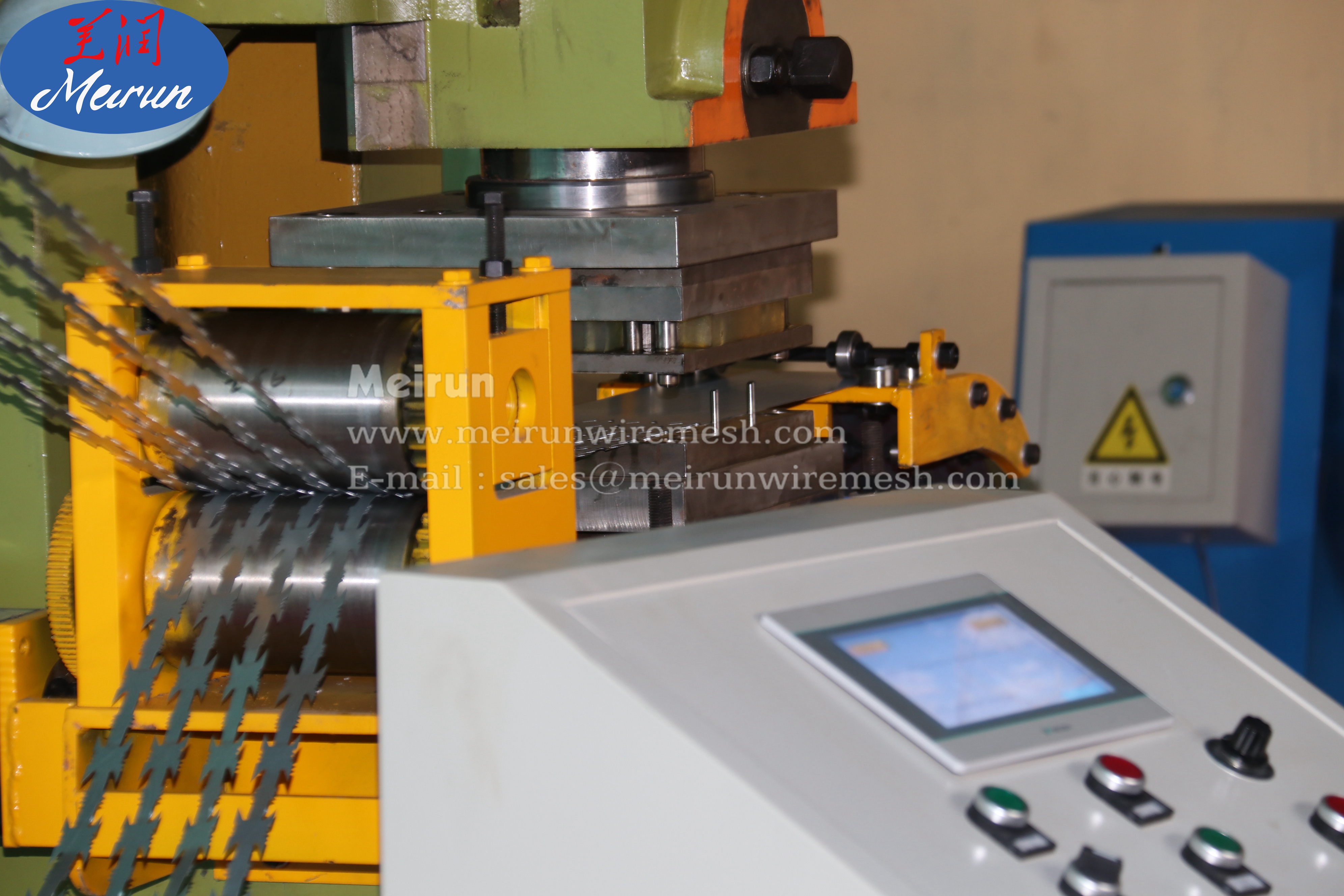 Concertina Barrier Razor Barebd Wire Making Fence Machine 