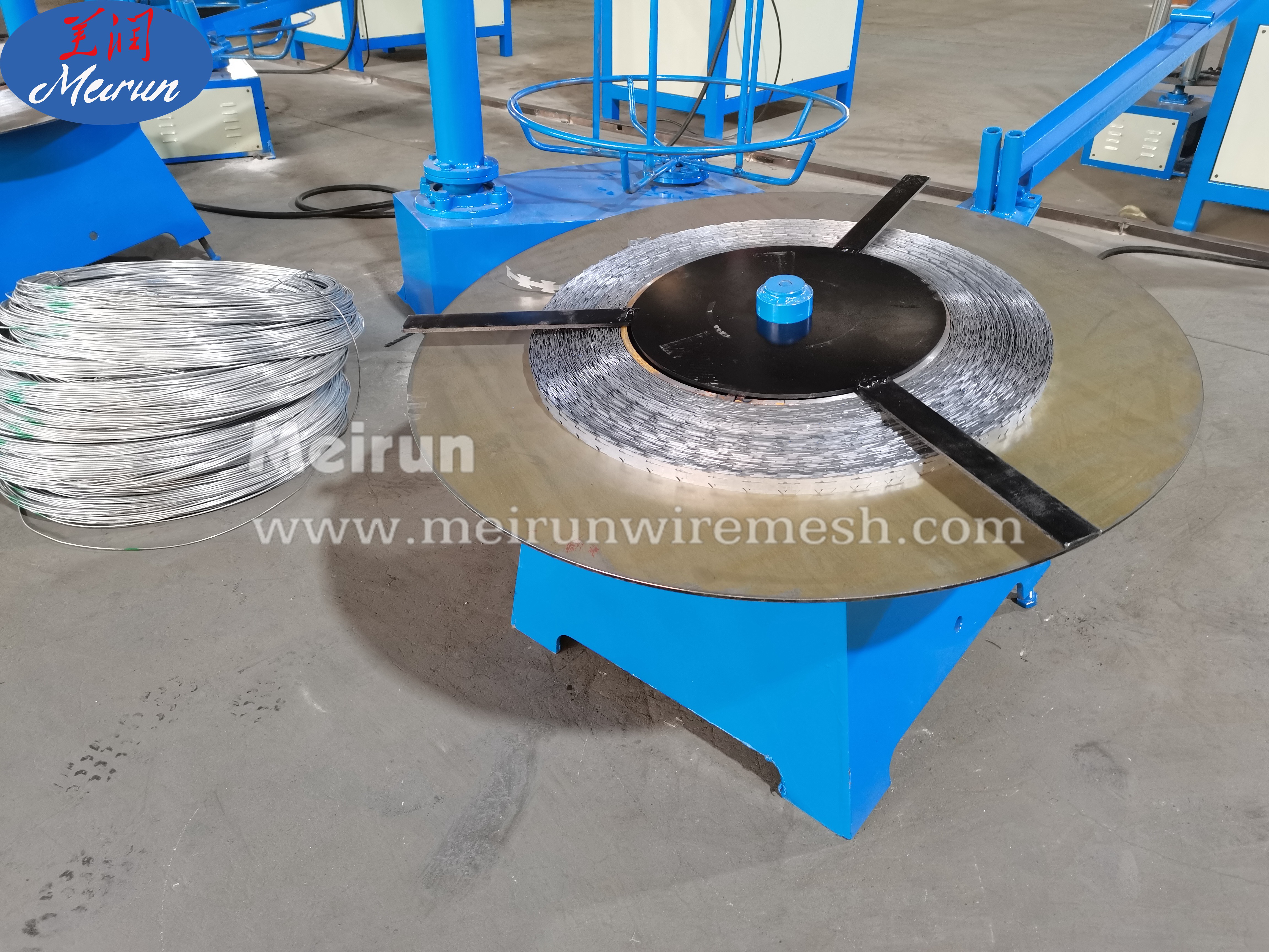 Razor Barbed Wire Mesh Fence Machine 