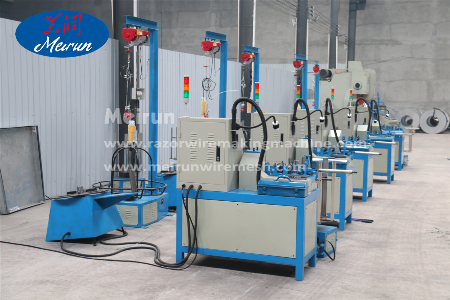 Razor barbed wire fence making machine 