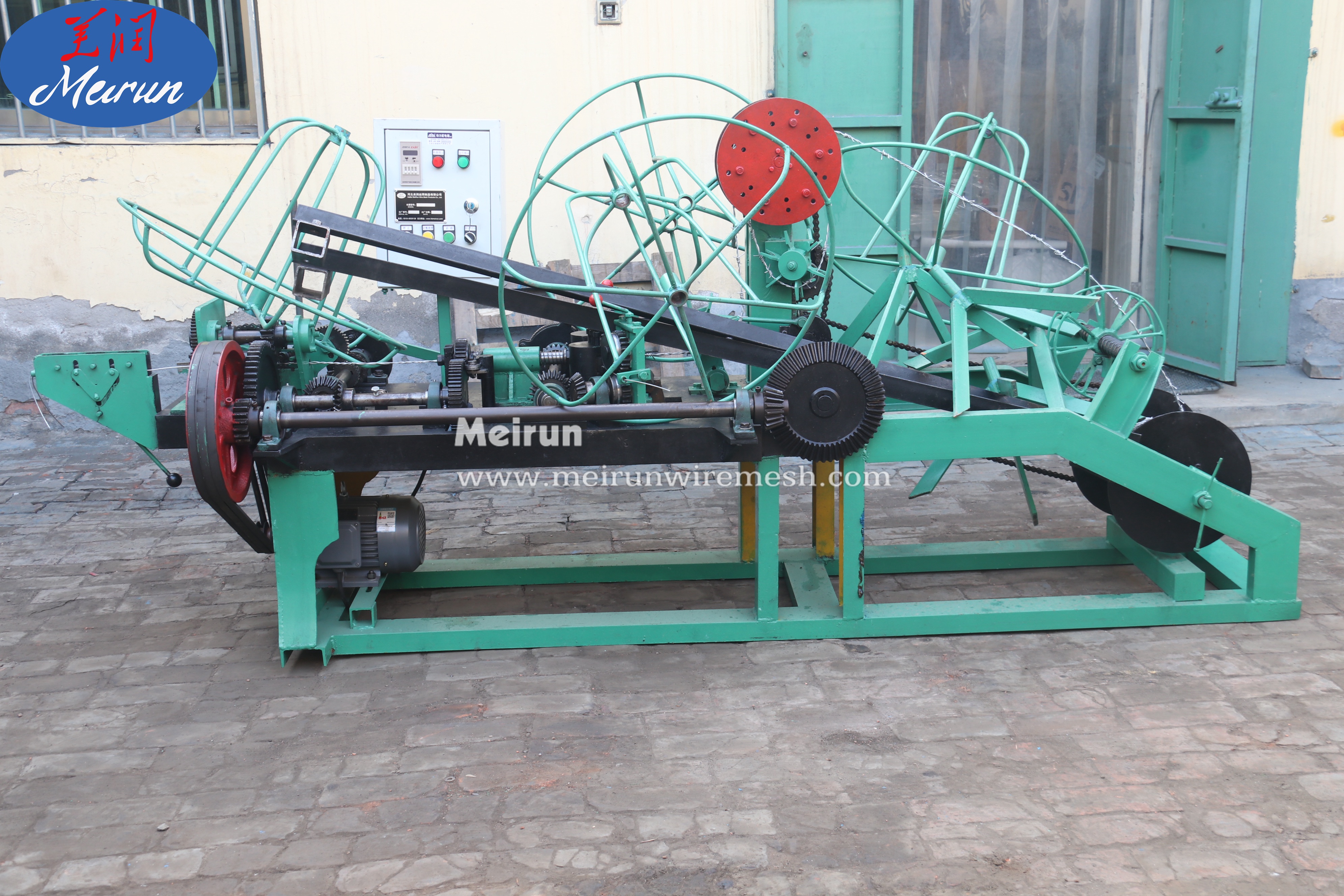 ISO 9001 Factory Common Barbed Wire Fence Making Machine