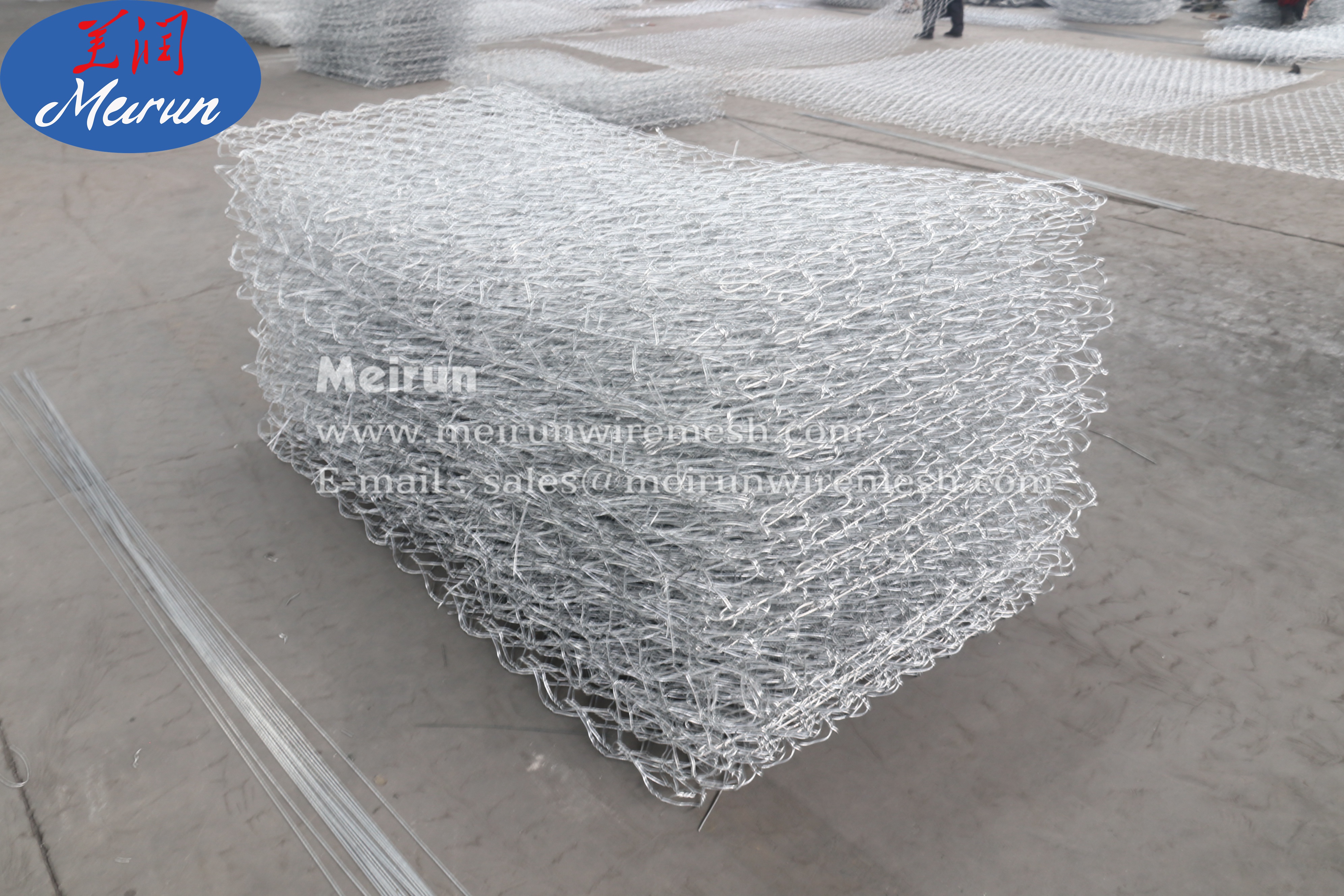 Reliable Quality Galvanized Wire / PVC Wire Gabion Mesh Making Machine Gabion Cage Machine Hexagonal Mesh Machine