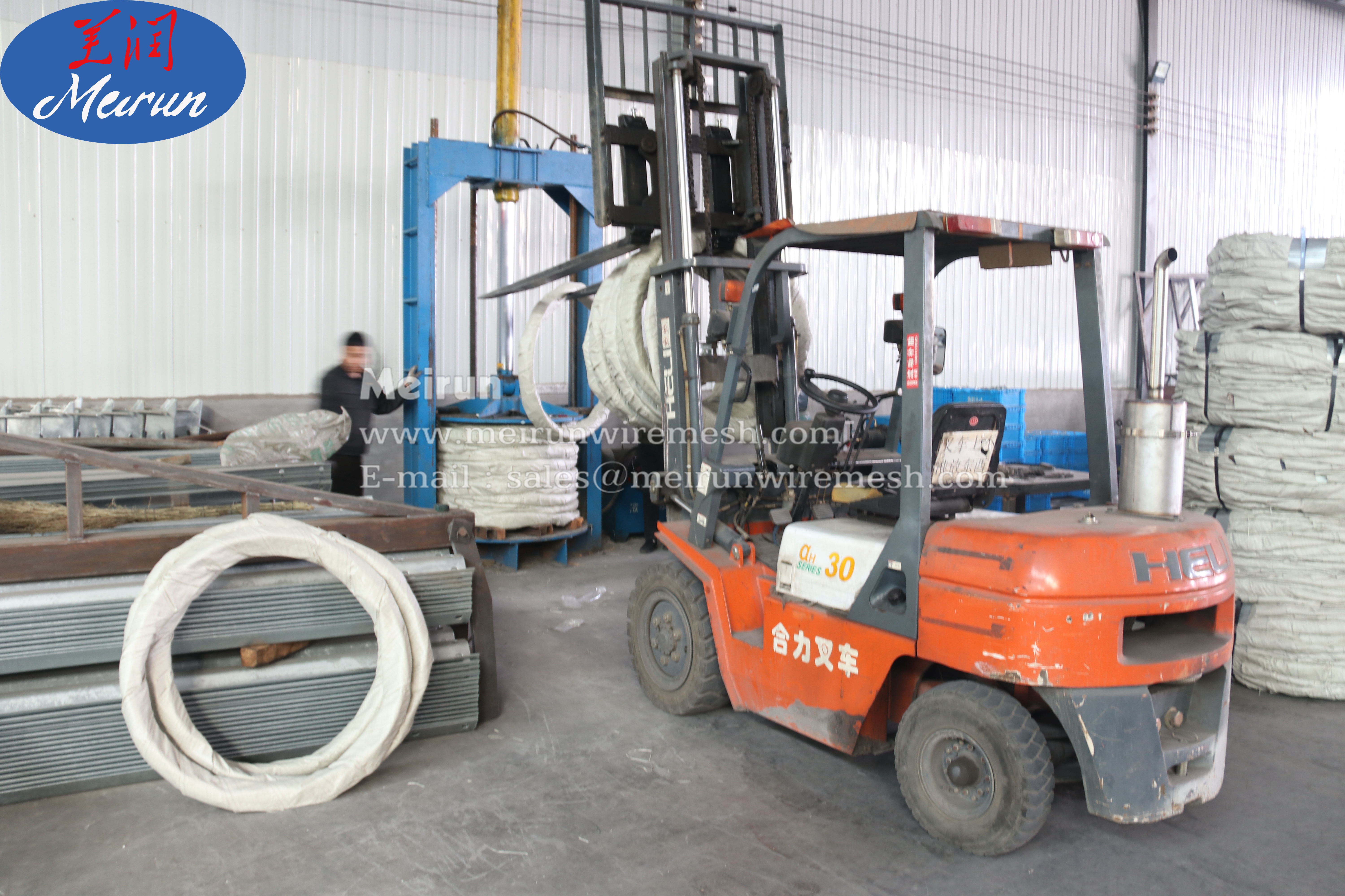 Razor Barbed Wire Fence Coiling And Roller Making Machine