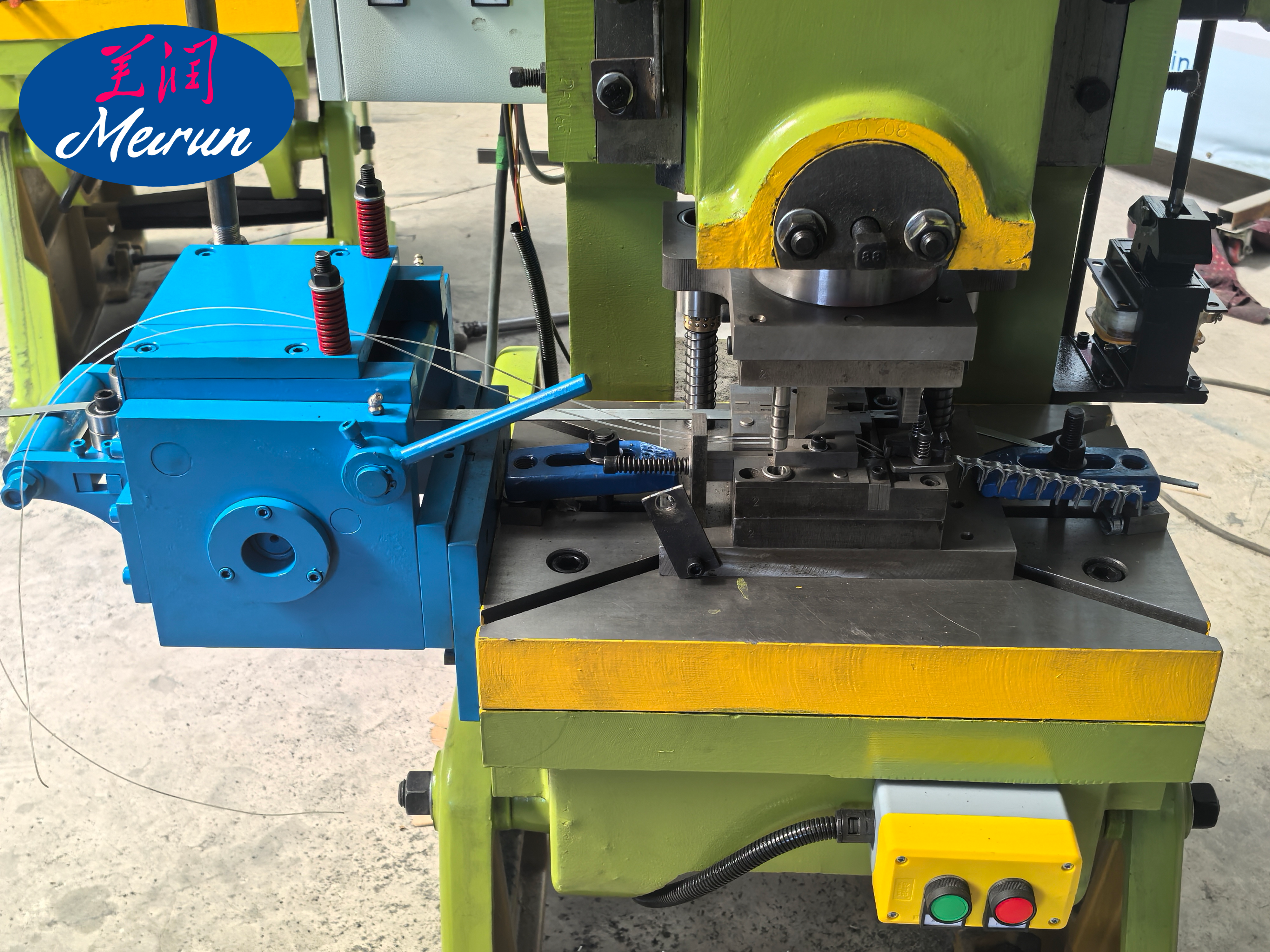 Galvanized Steel Clips Machine for Razor Wire and Welded Gabion Box