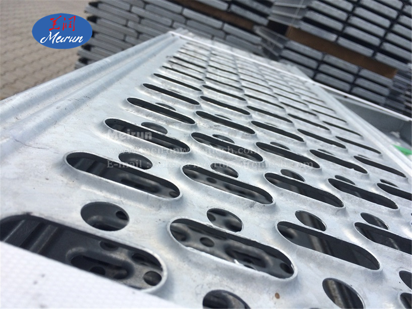 Expanded Metal mesh machine