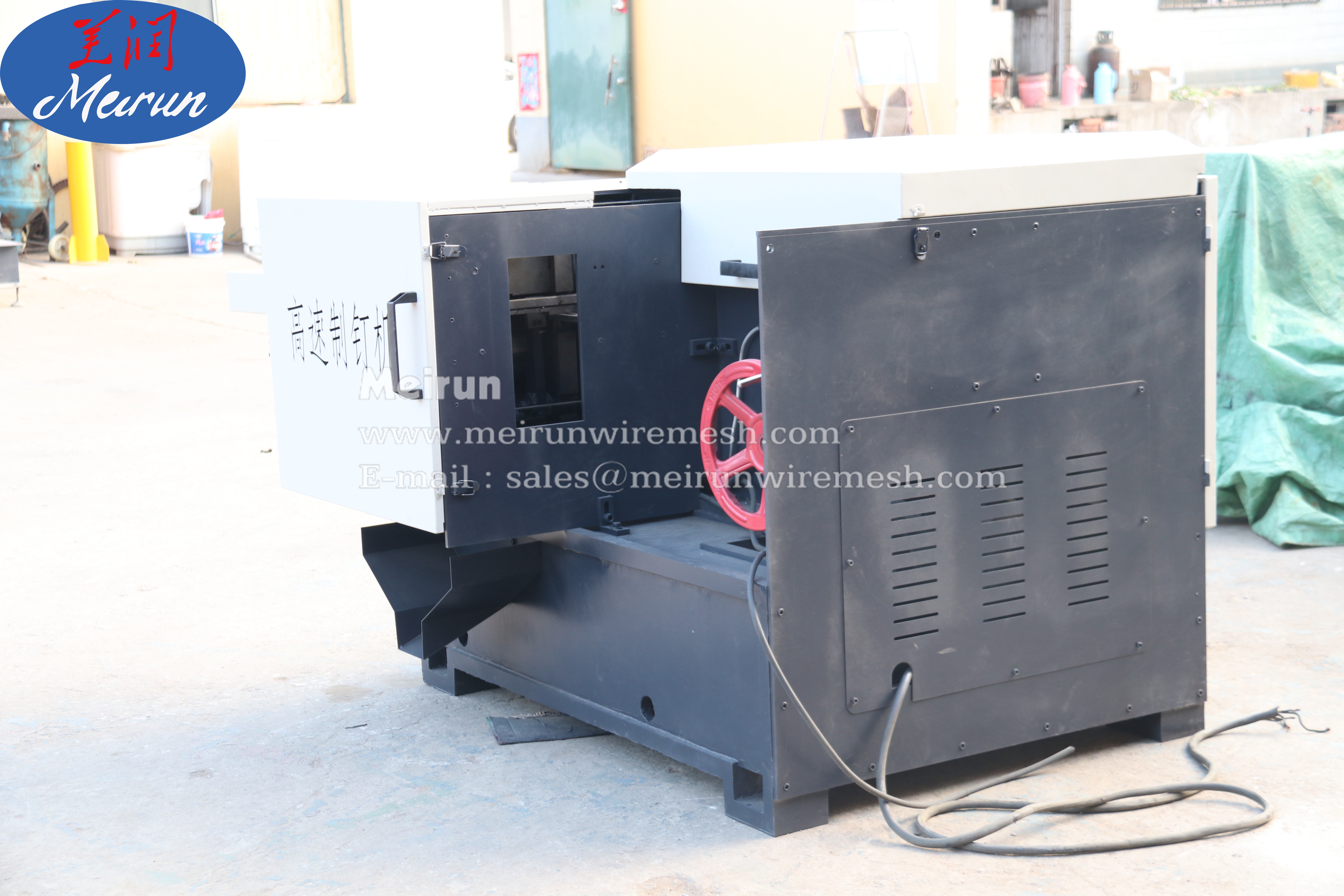Middle speed nail making machine 