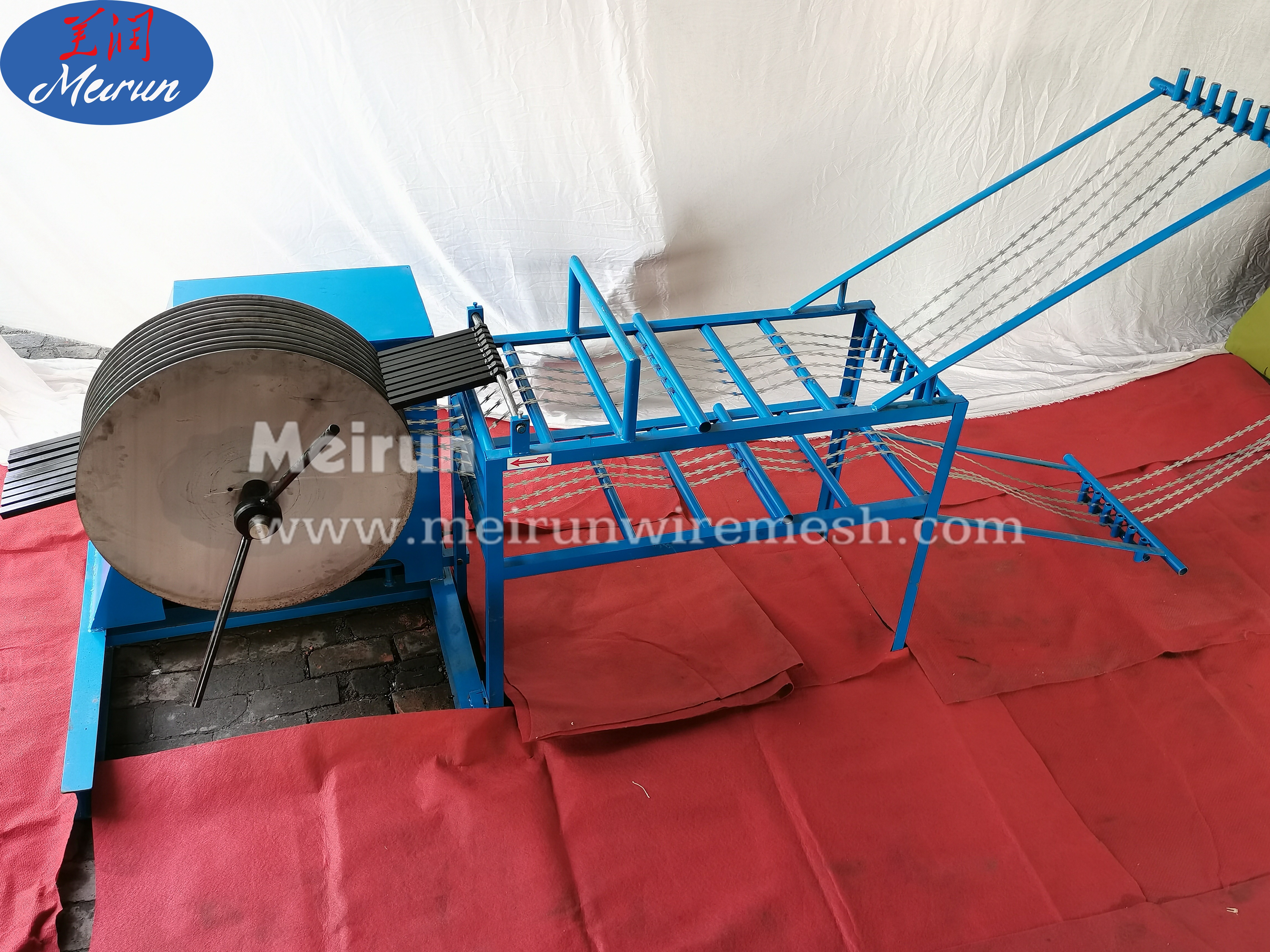 Auto Nine Strip Razor Barbed Wire Machine China Manufacturer