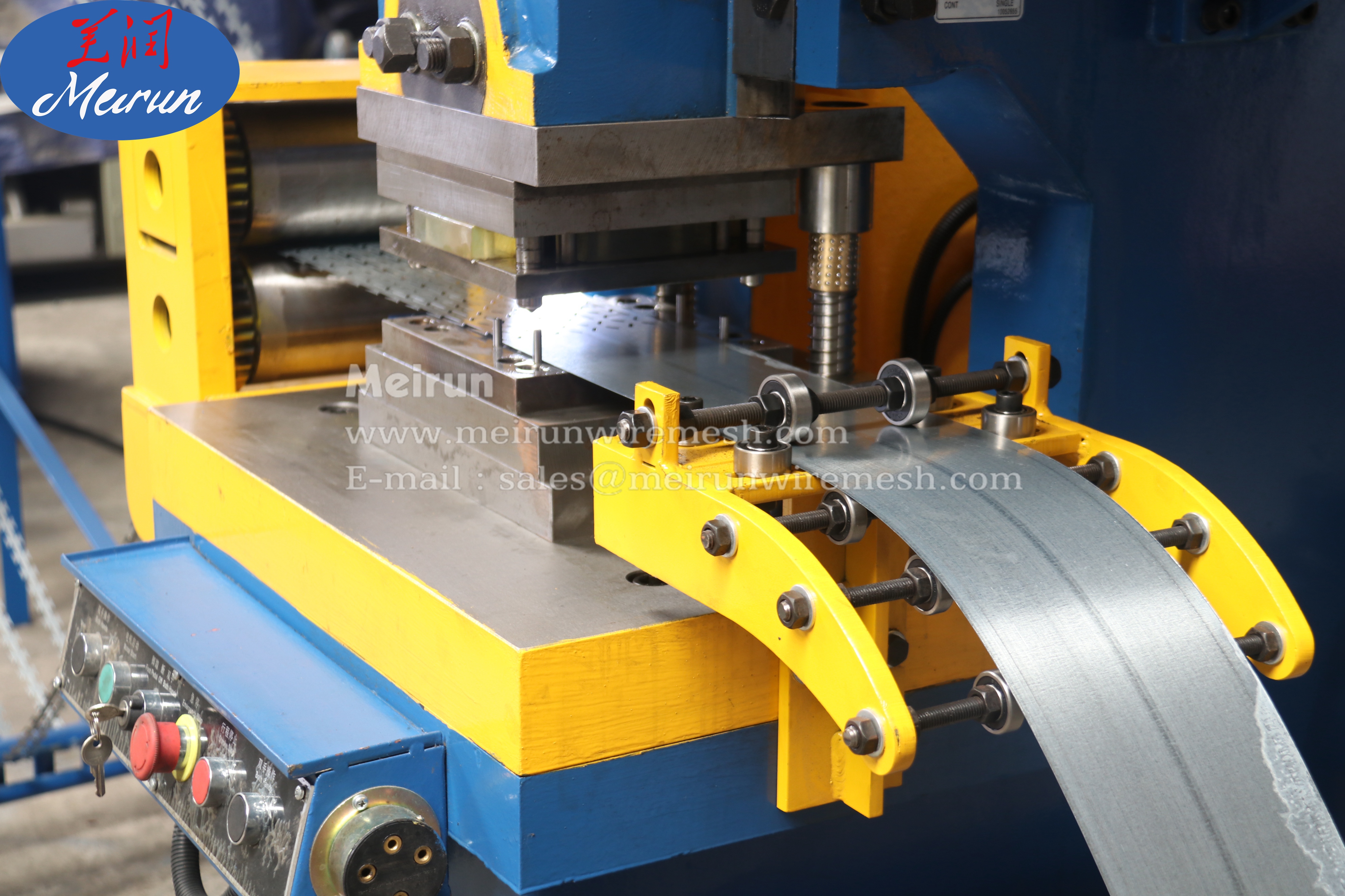 Concertina Barrier Razor Barebd Wire Making Fence Machine 