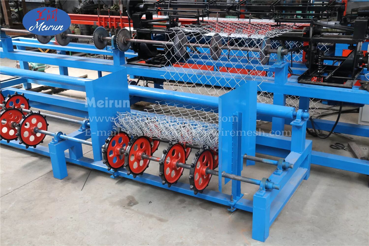 Lower Price High Quality Galvanized Wire Chain Link Fence Machine