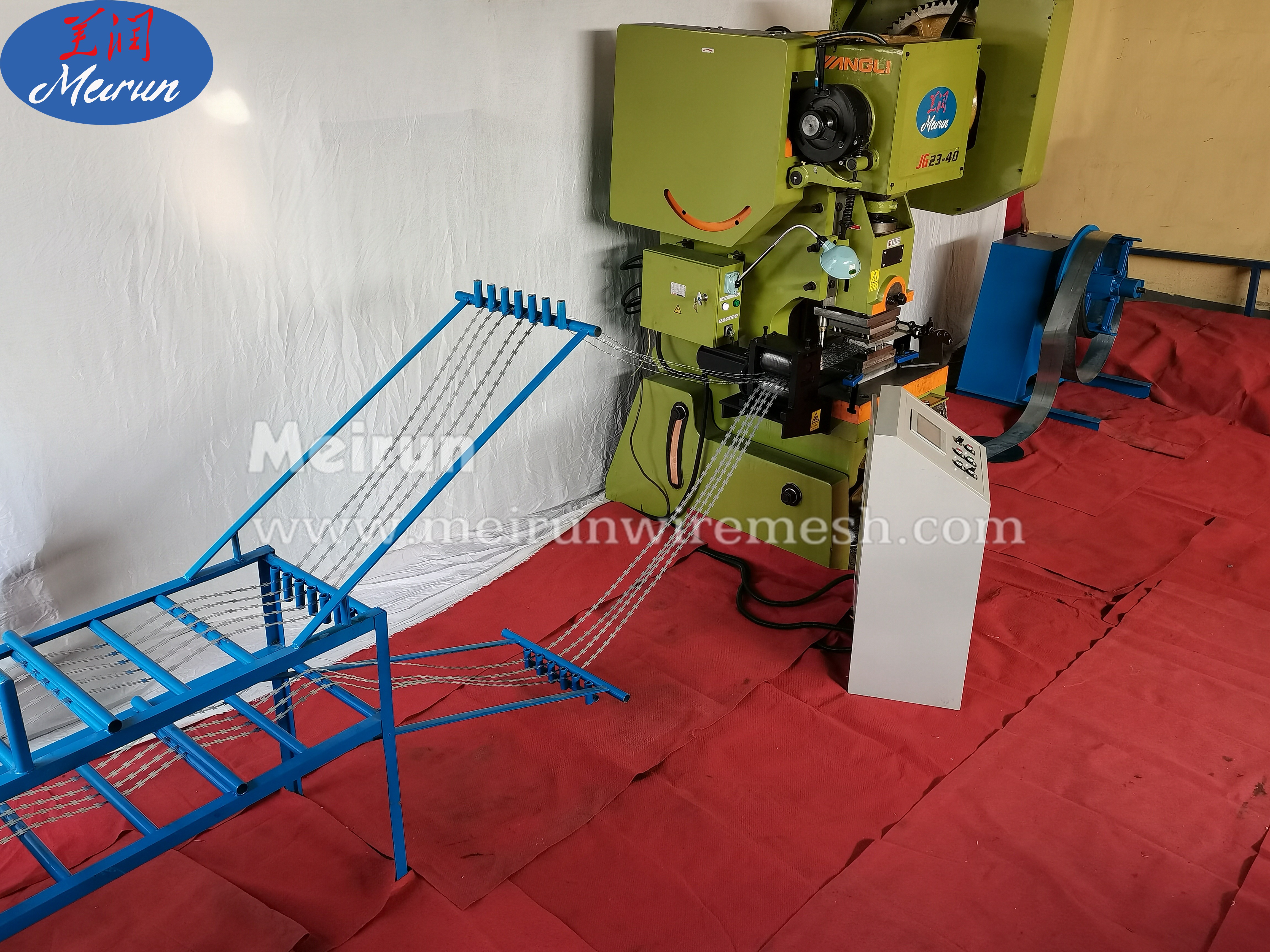 Auto Nine Strip Razor Barbed Wire Machine China Manufacturer