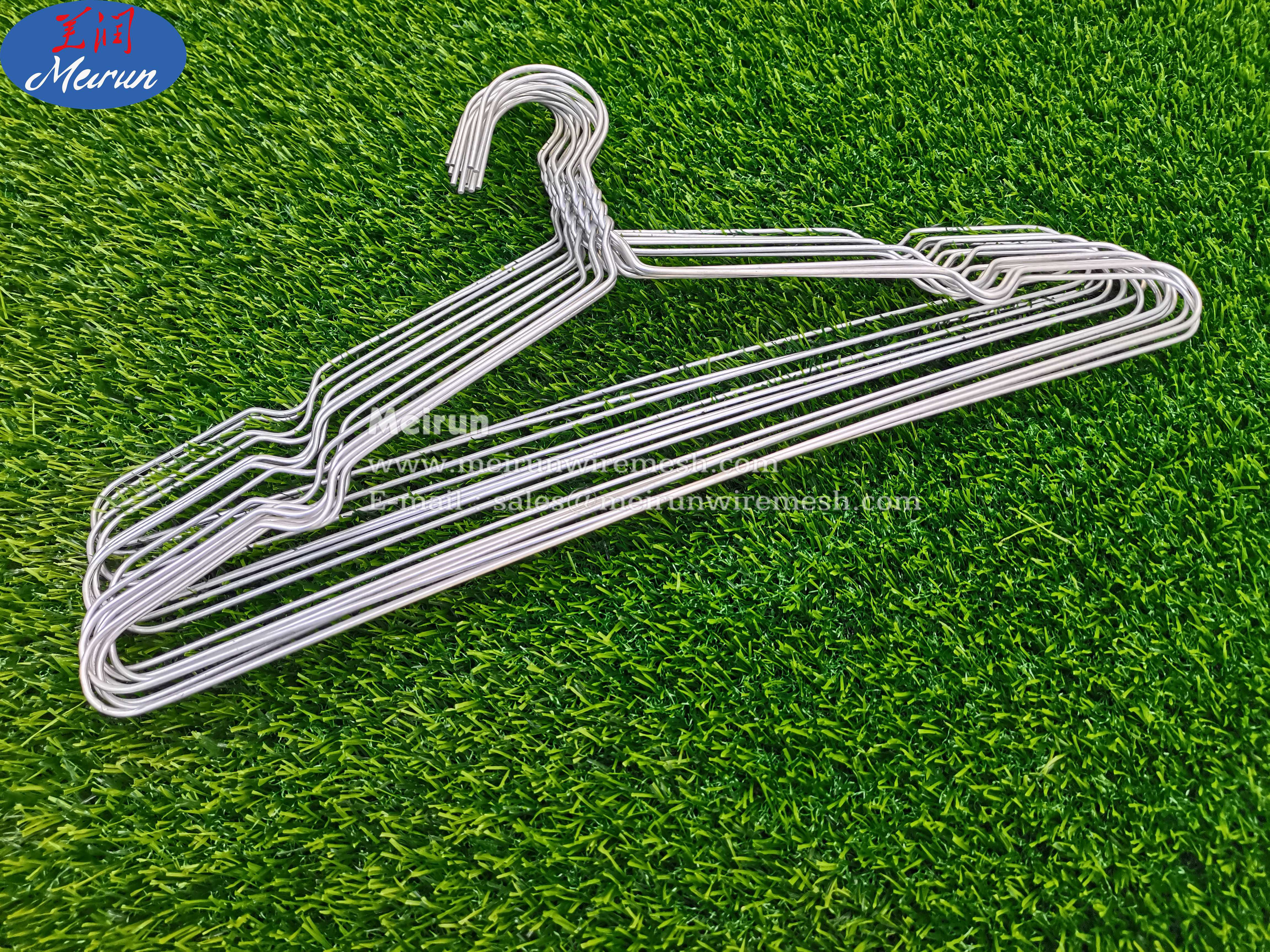 Best quality and advanced steel wire hanger making machine