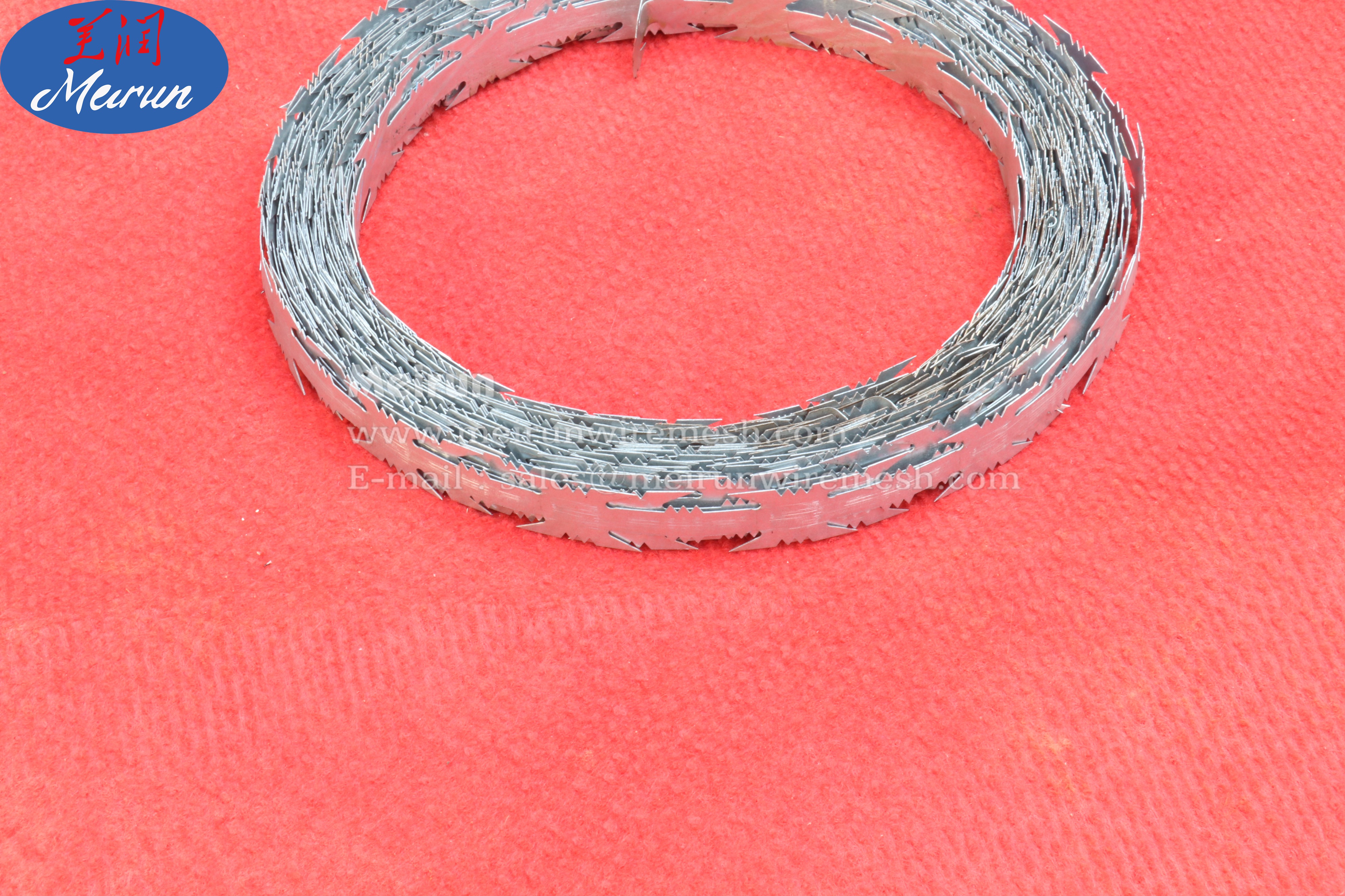Razor Barbed Wire Barrier Fence Making Machine 