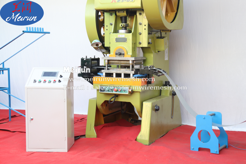 Razor Barbed Wire Making Machine Used for Fence 
