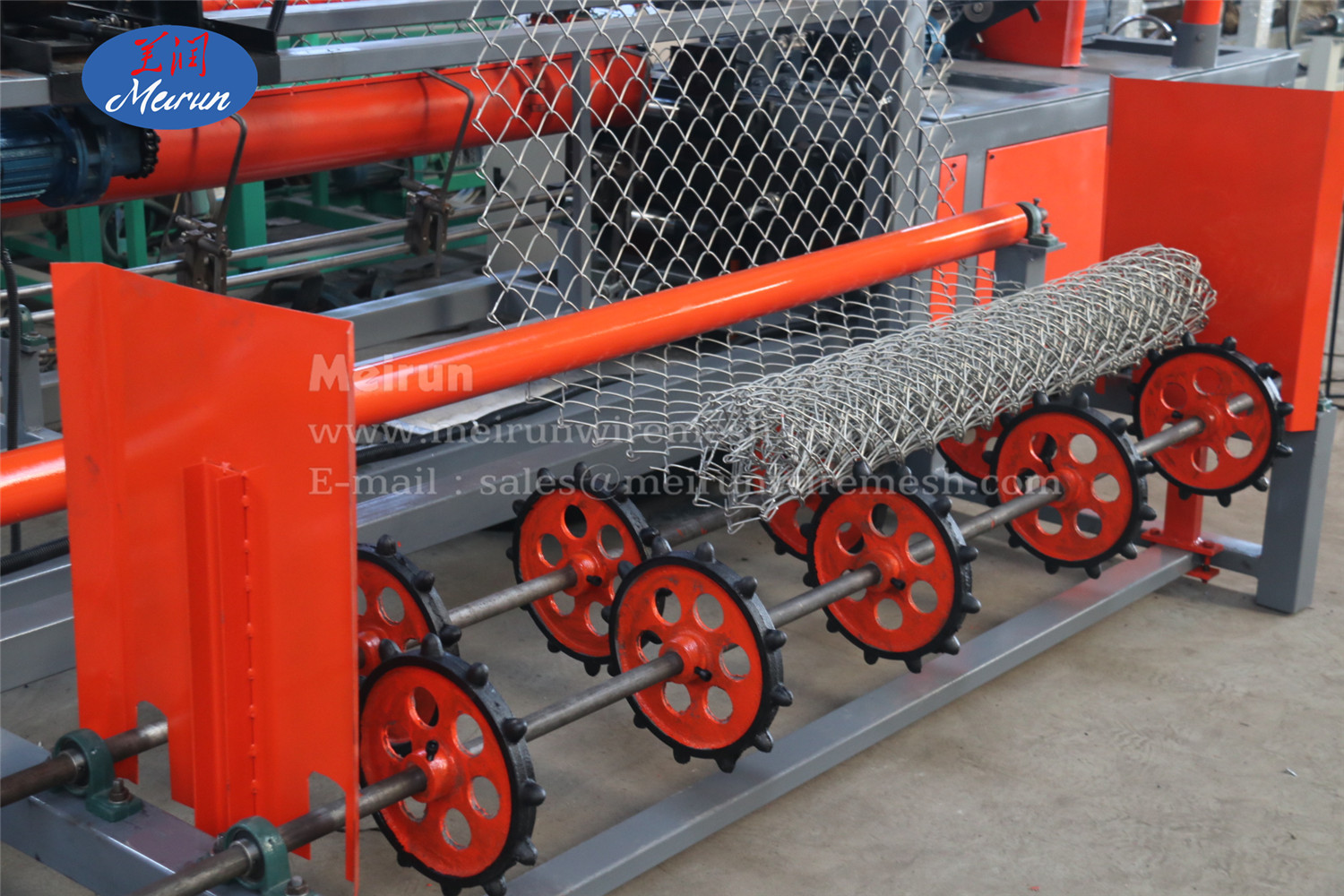Reliable Quality PVC Coated Wire / Galvanized Wire Chain Link Fence Machine