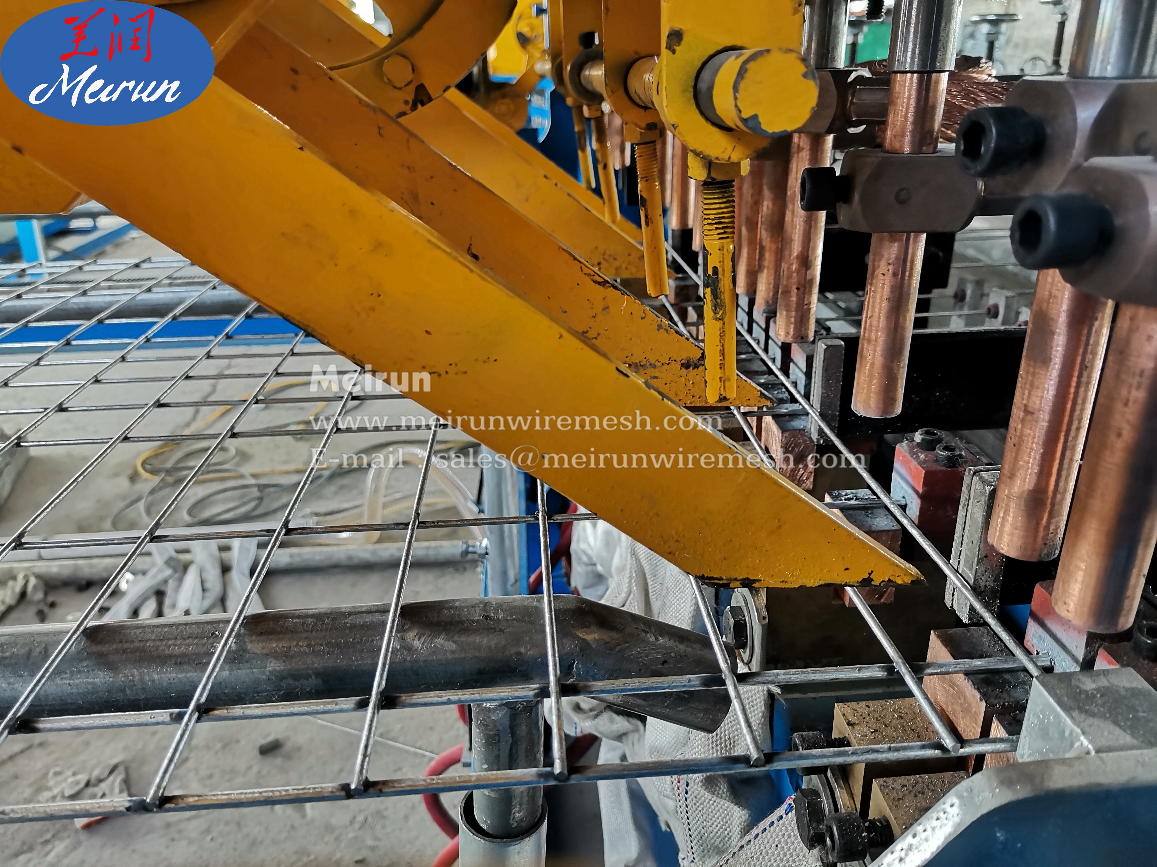 Best Price Automatic Welded Wire Mesh Fence Panels Making Machine