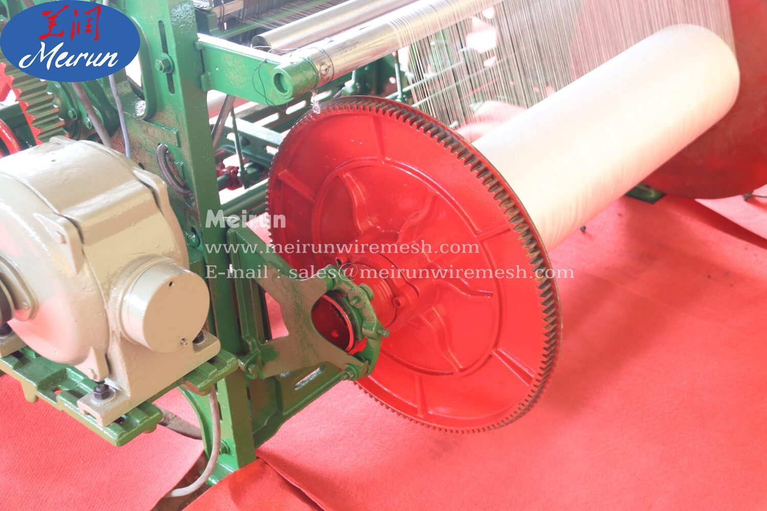 Wire Mesh Weaving Fiberglass Weaving Machine