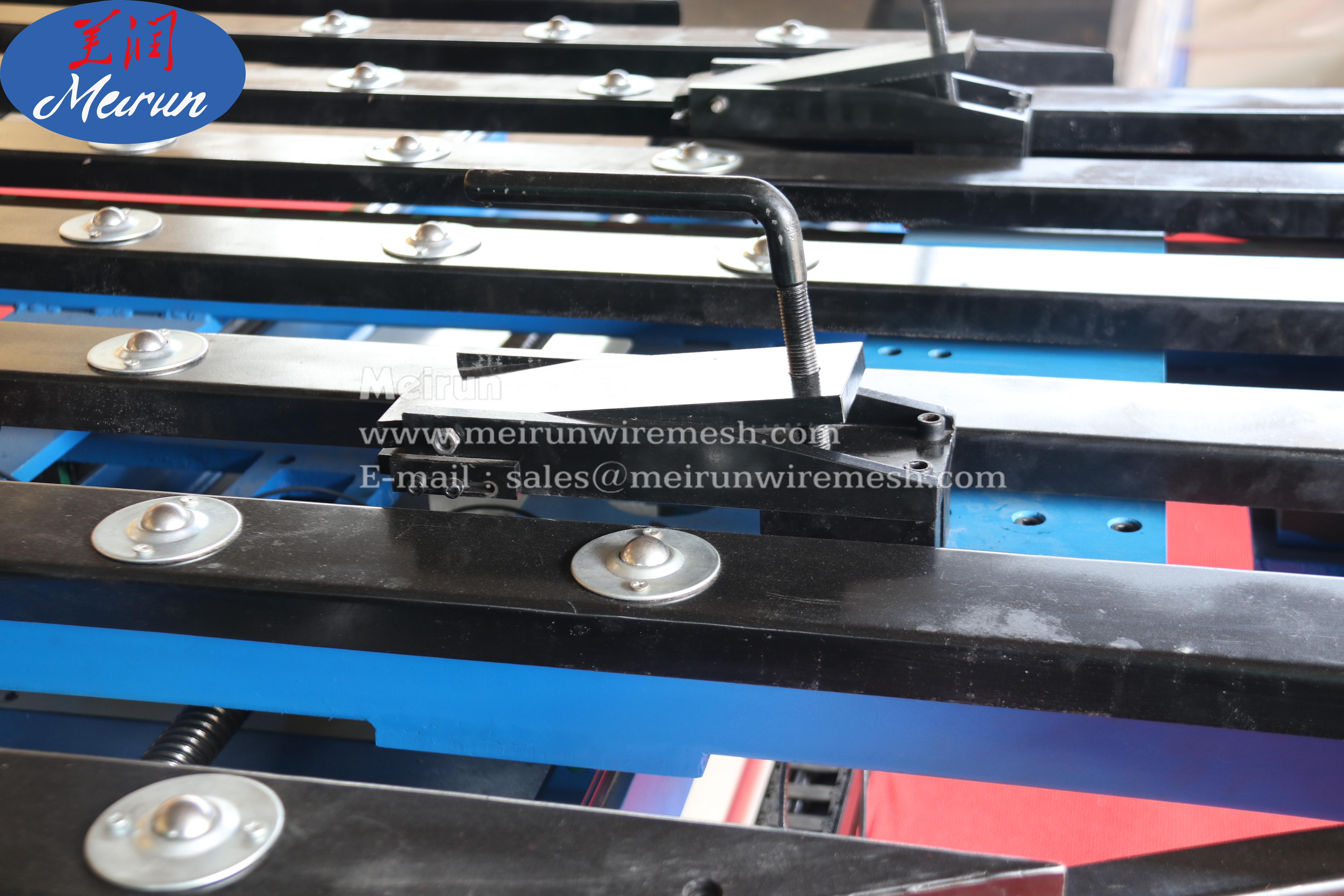 Automatic Perforated Metal Mesh Punching Machine