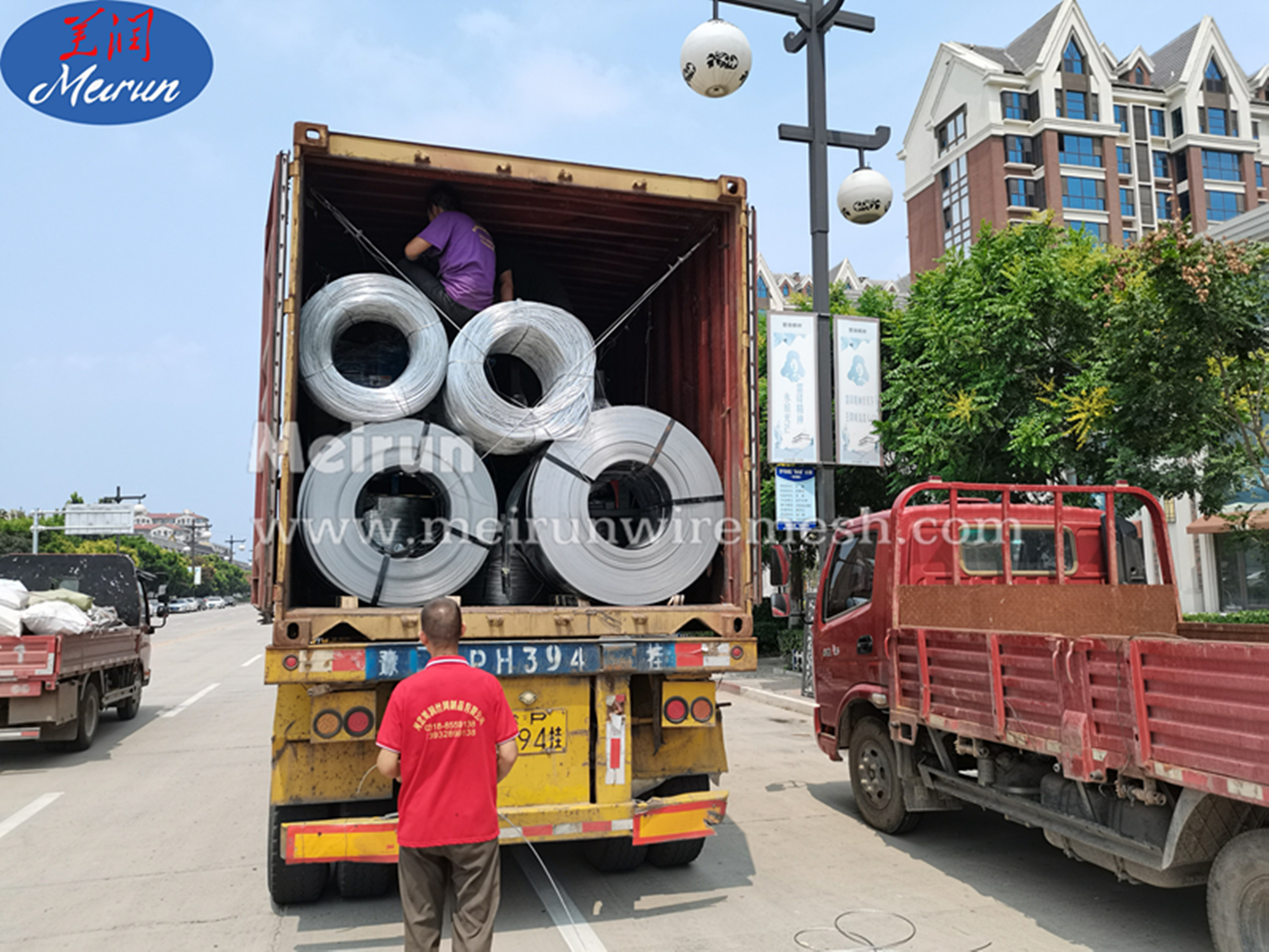 Galvanized steel plate packing in the 20- foot container 