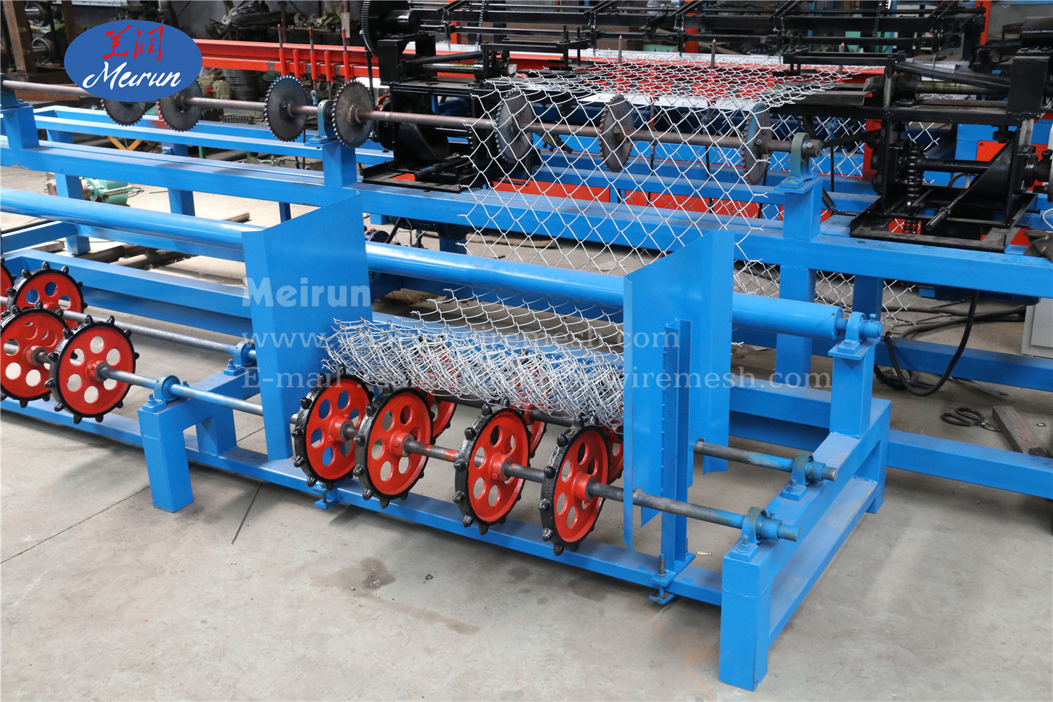 60*60mm Mesh Galvanized PVC Coated Chain Link Fence Making Machine 