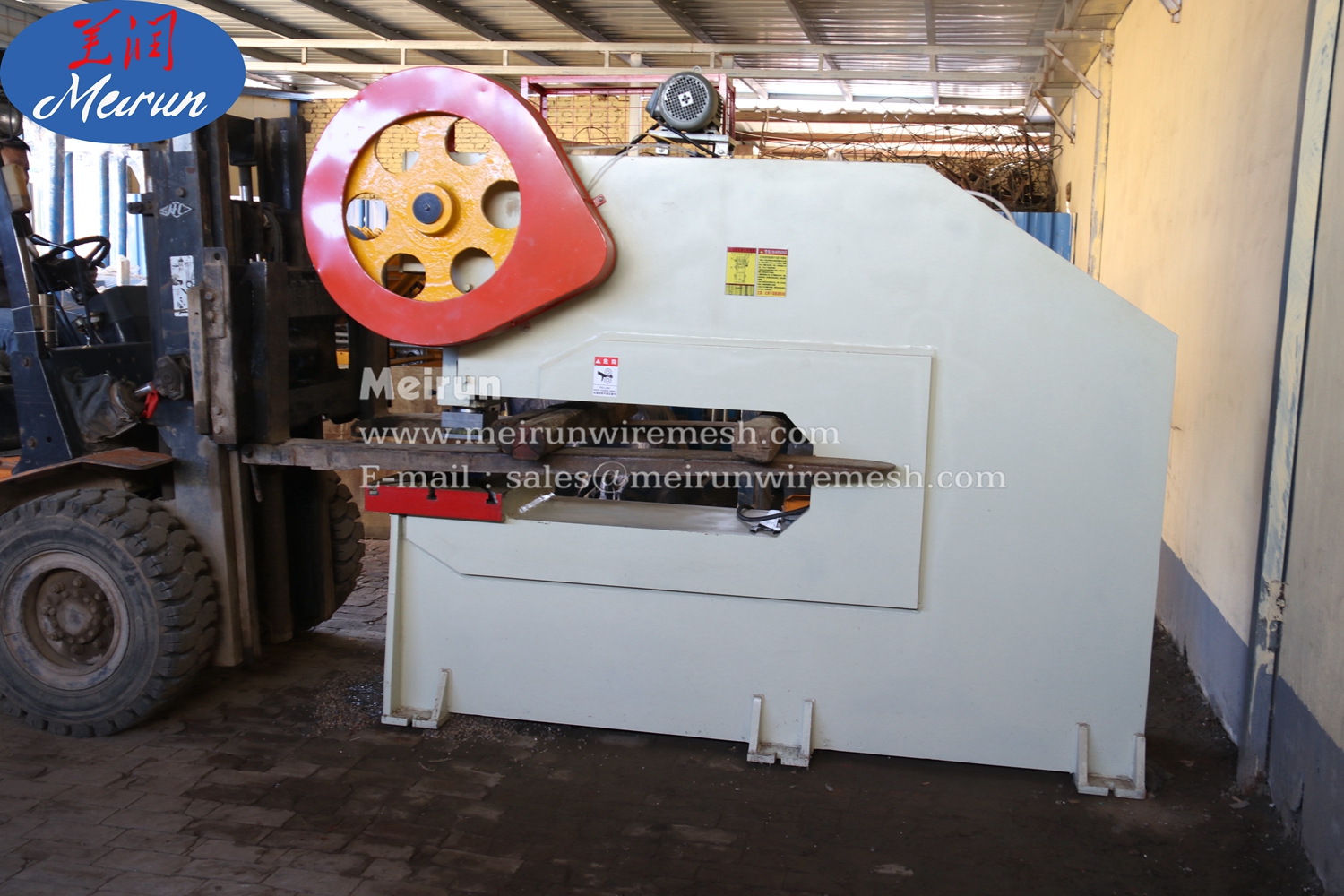  Perforated Metal Mesh Punching Hole Machine