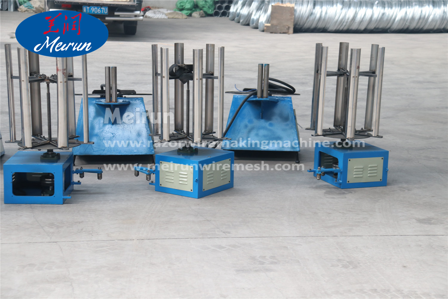 Barrier concertina razor barbed wire fence making machine