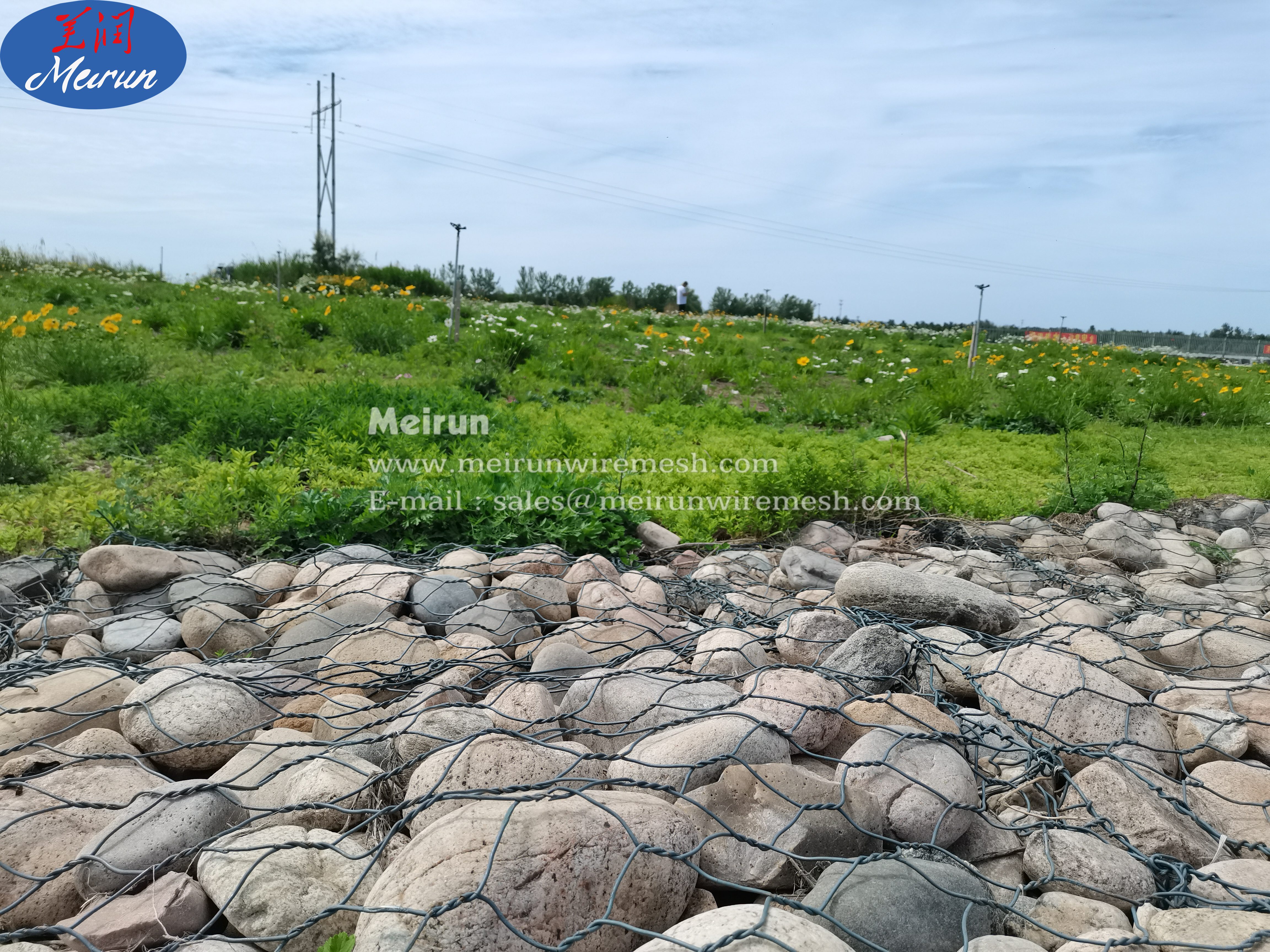 Best Quality Galvanized Wire / PVC Wire Gabion Mesh Making Machine Gabion Cage Machine Hexagonal Mesh Machine