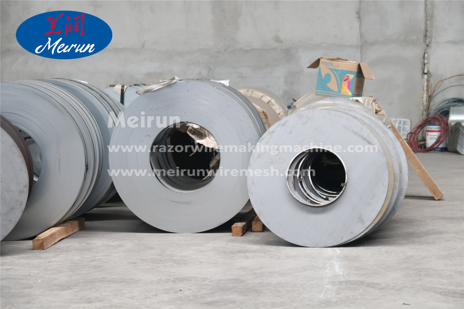 Razor Barbed Wire Fence Making Machine 