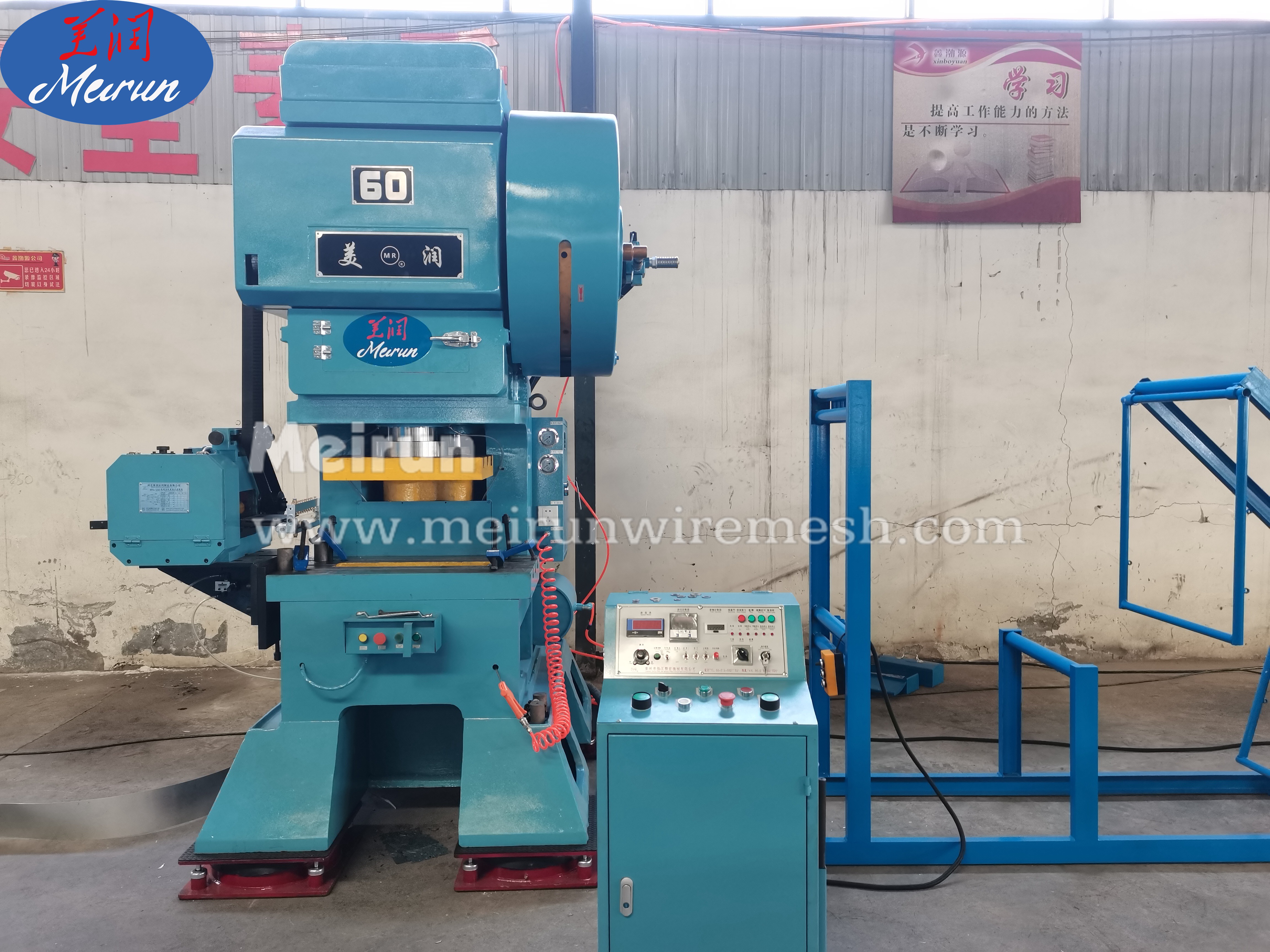 Concertina Razor Wire Galvanized Barber Wire Fence Making Machine 