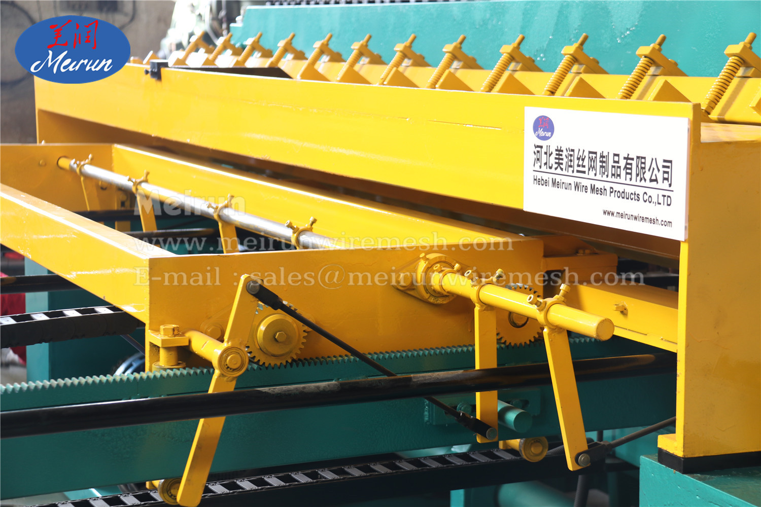 Hot sales Anti-climb Galvanized Wire Mesh Fence Machine Boundary Wall Fence 358 Fence Wire Mesh Welding Machine 