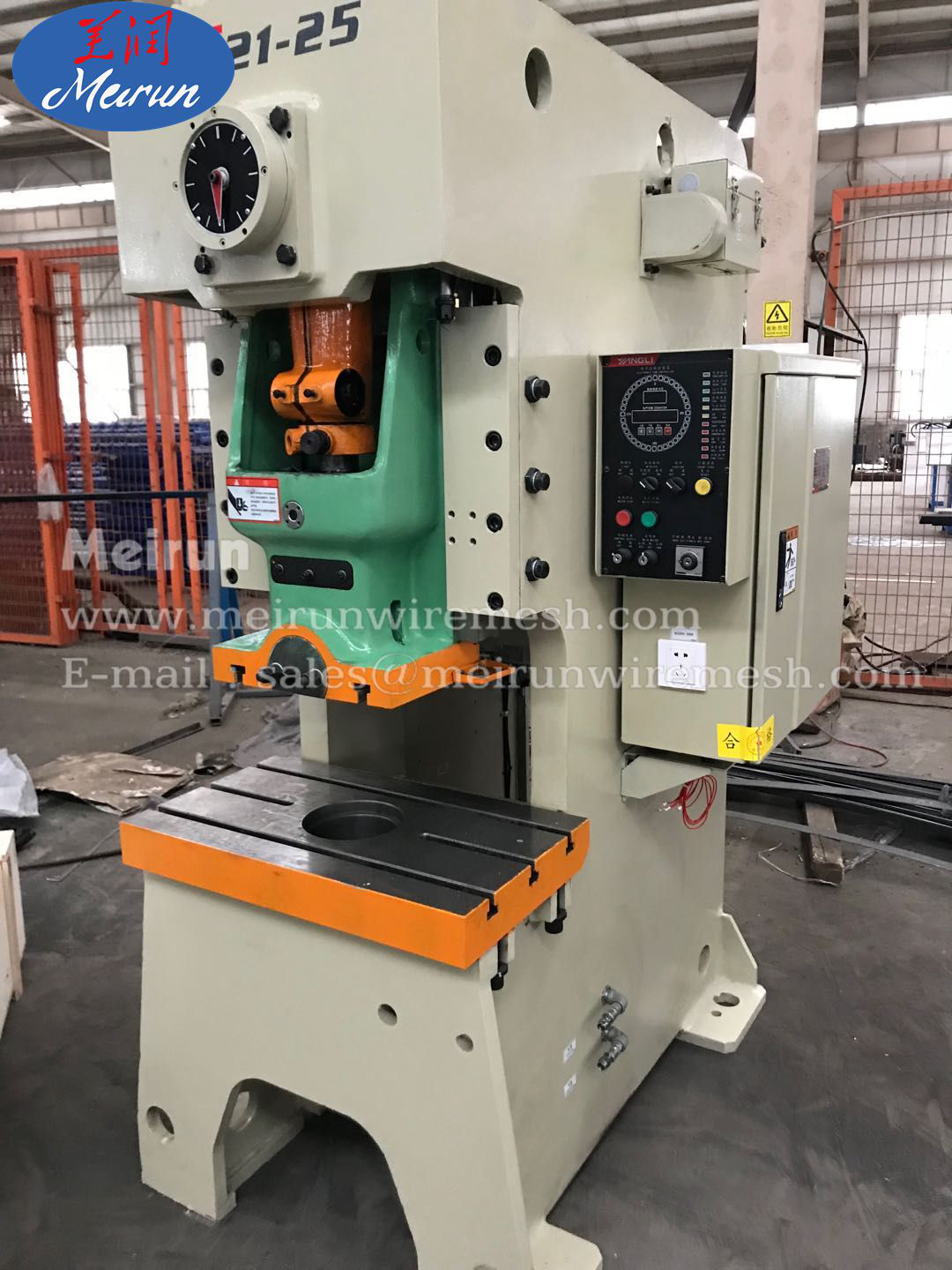 Razor Barbed Wire Fence Machine Clipped Making Machine 