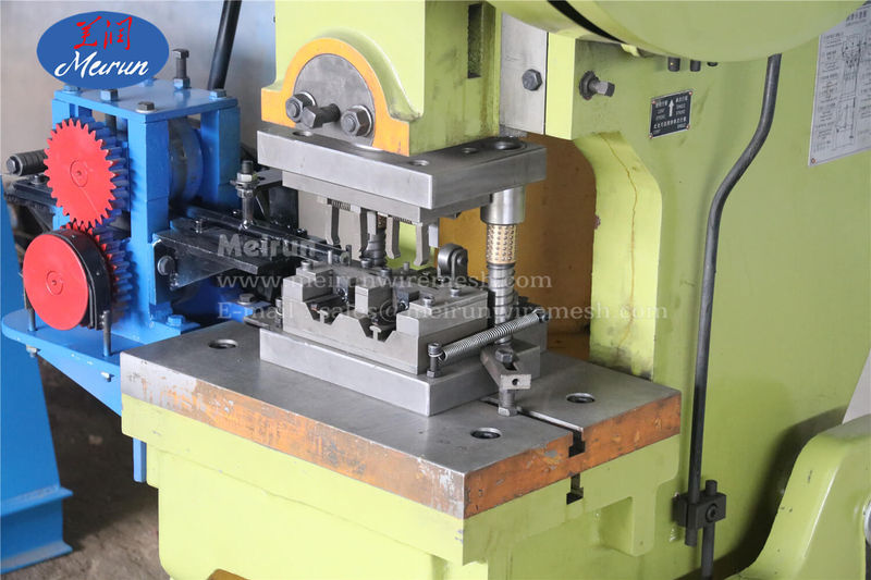 Concertina Razor Barbed Wire Clip Making Machine 
