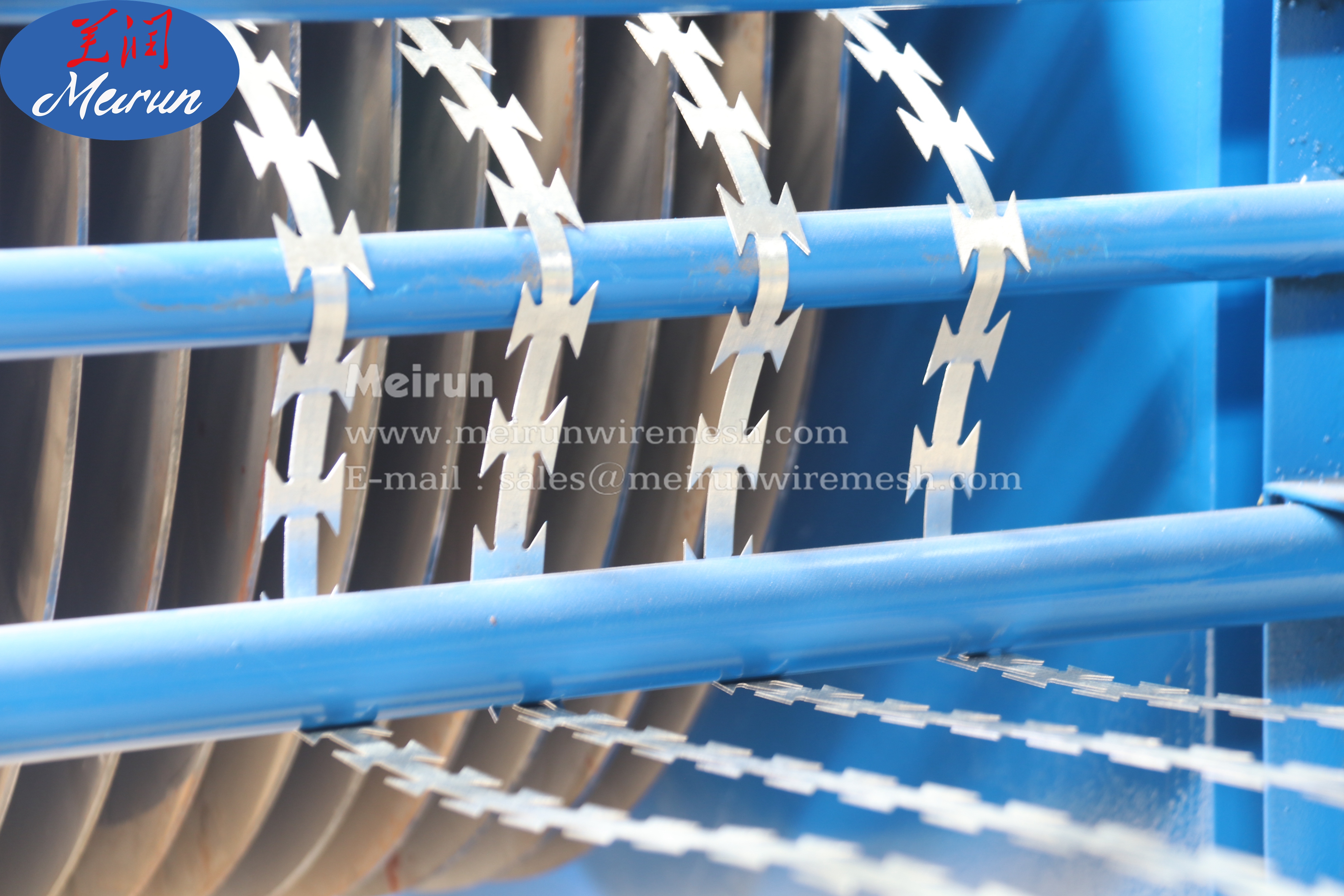 Razor Barbed Wire Barrier Fence Making Machine 