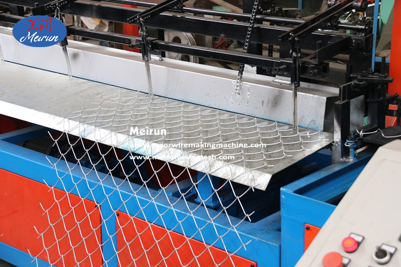 2-4m Diamond Mesh Automatic Chain Link Fence Making Machine