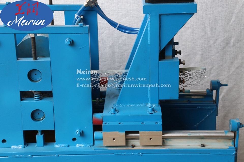 Galvanized Expanded Metal Corner Bead machine