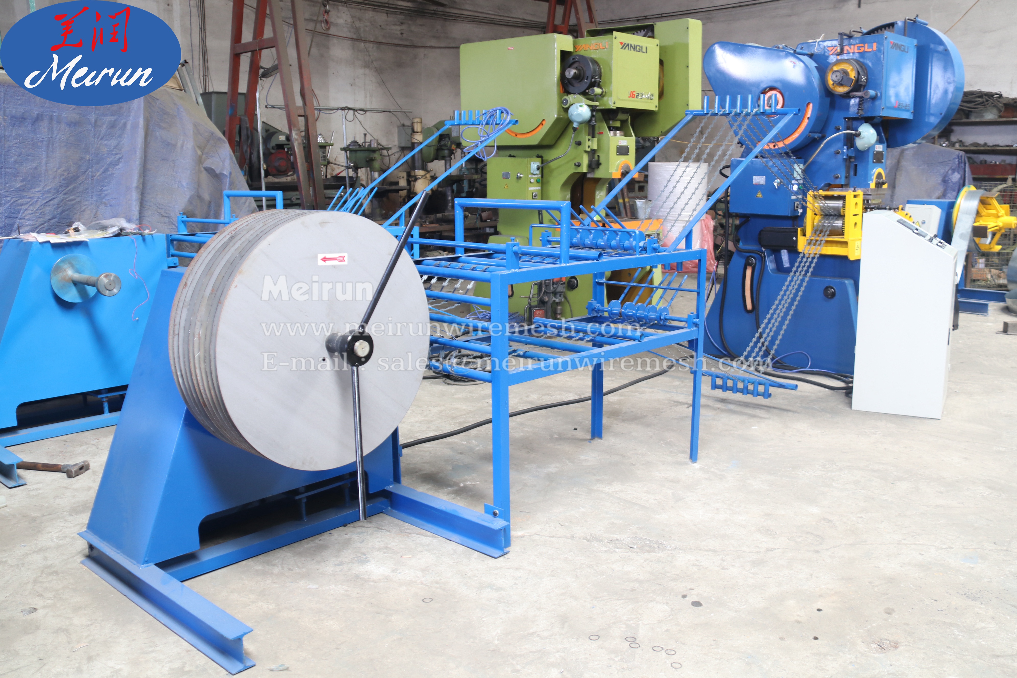 Hot Sales Competitive price High Safety Level Concertina Razor Barbed Wire Making Machine