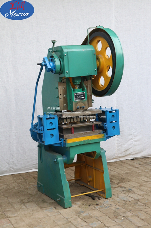 Hot Selling in China Brick Force Wire Mesh Welding Machine