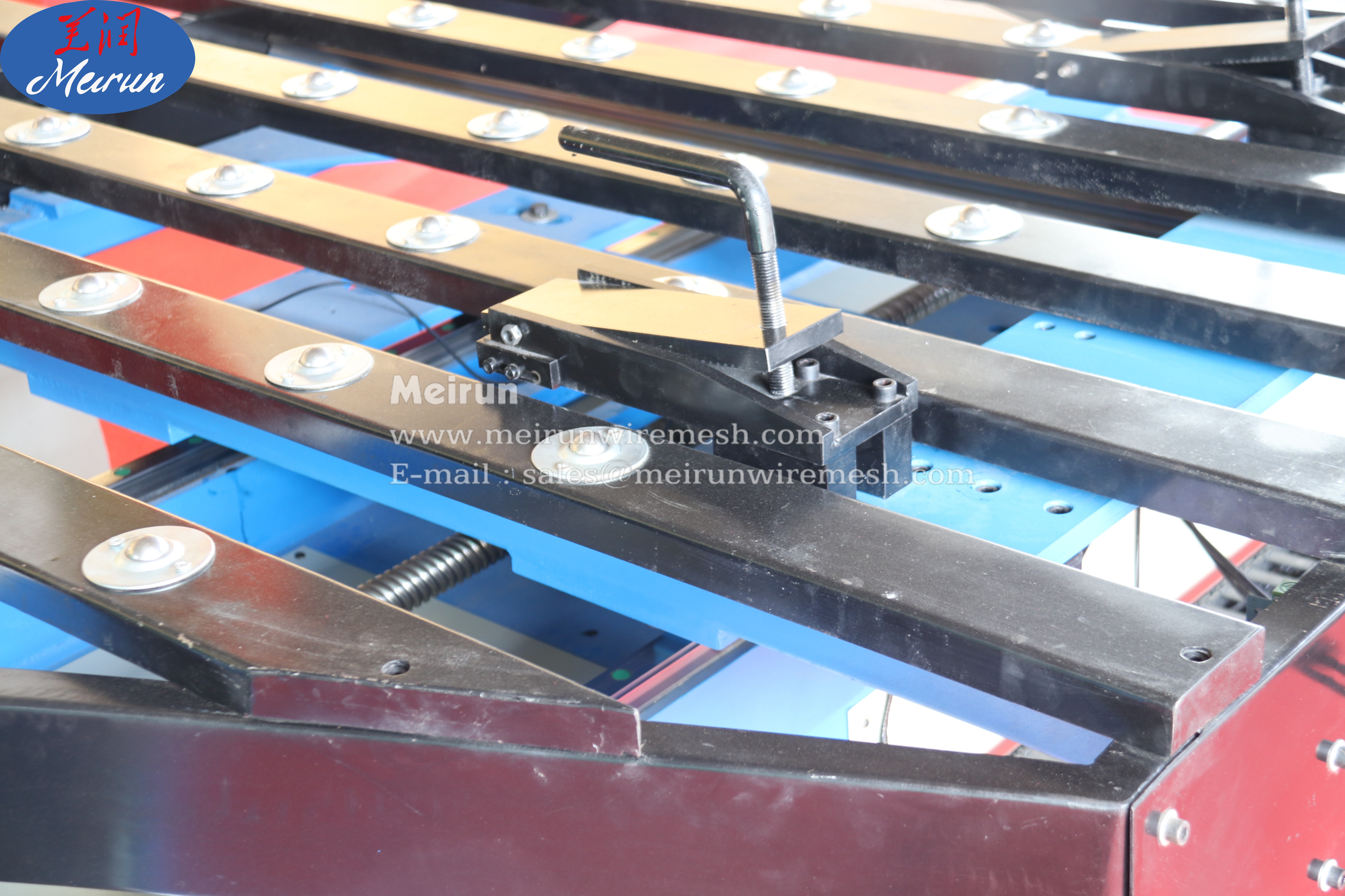 Hebei Meirun Best Service High Quality CNC Metal Mesh Machine Punching Hole Mesh Metal Sheet Perforating Machine