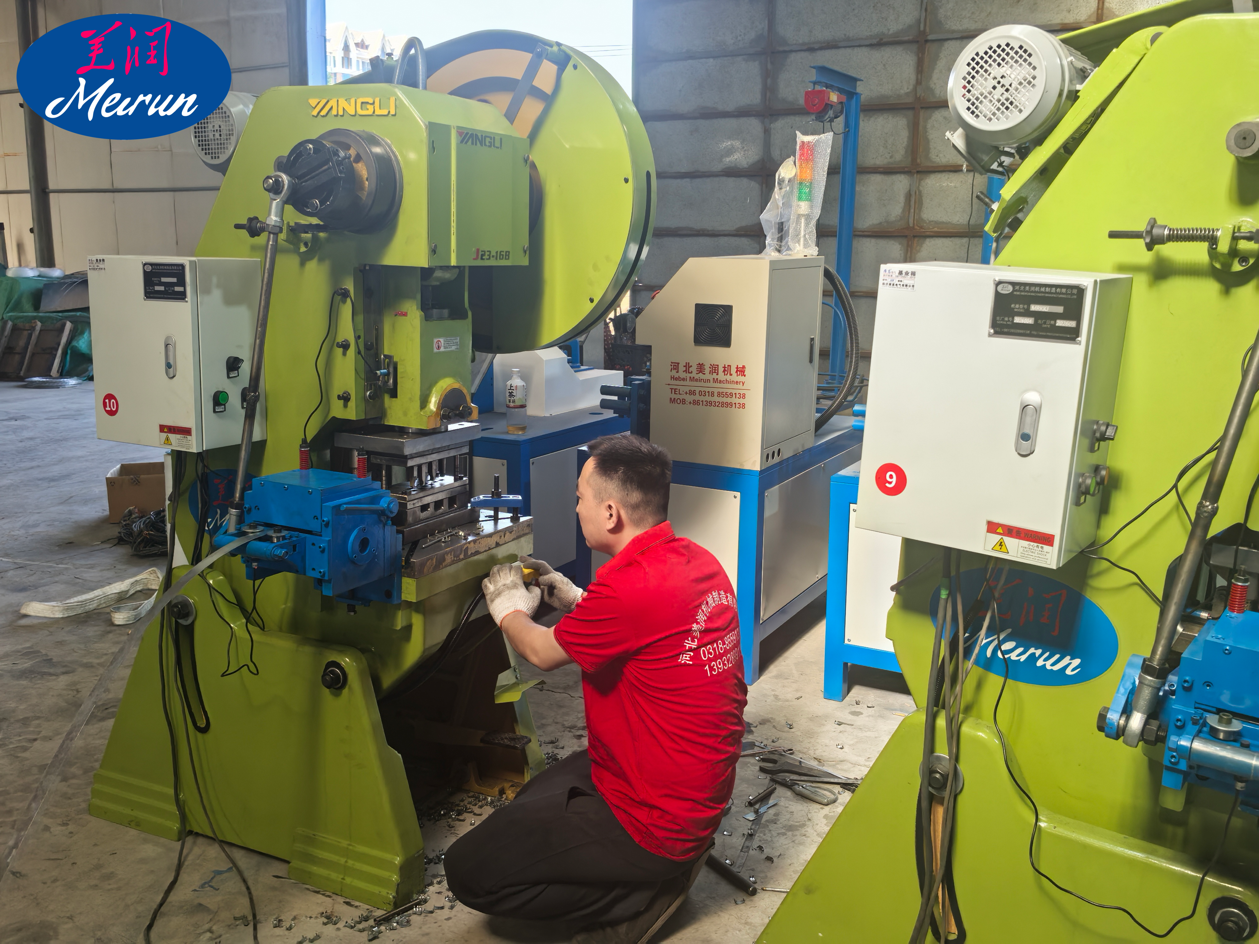 Galvanized Clinch Clips Making Machine For Razor Wire Fastening