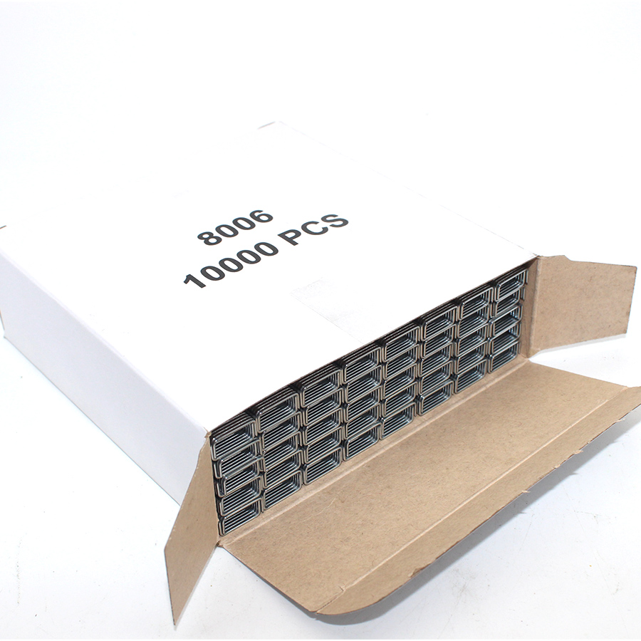 Dettaglio di 80 punti metallici sottili