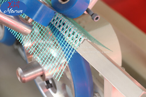 Corner Wire Mesh Machine