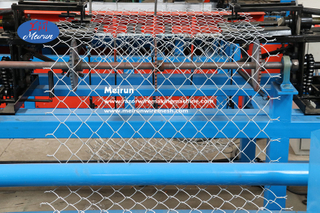 Automatic Clylone Wire Mesh Machine Chain Link Fence Double Spiral Diamond Wire Mesh Making Machine