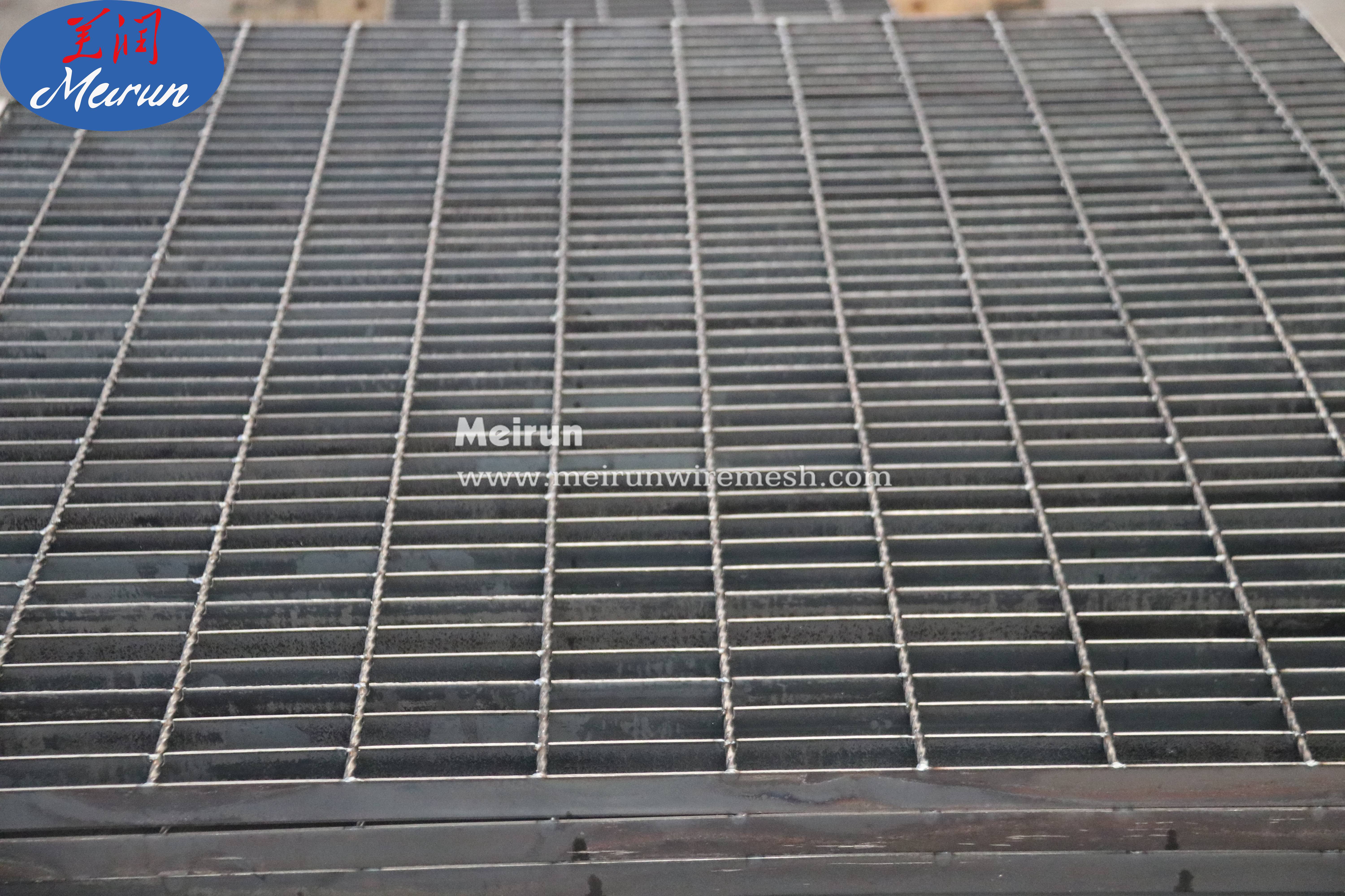 Best Quality Galvanized Steel Grid Machine 