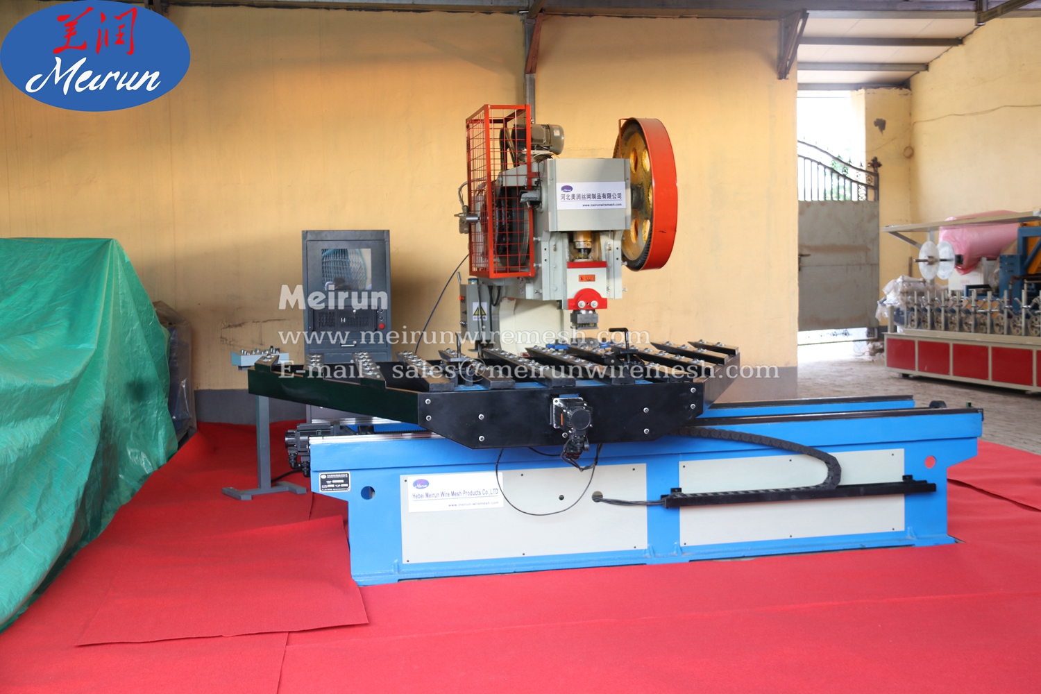 Perforated Metal Mesh Machine / Punching Hole Metal Machine